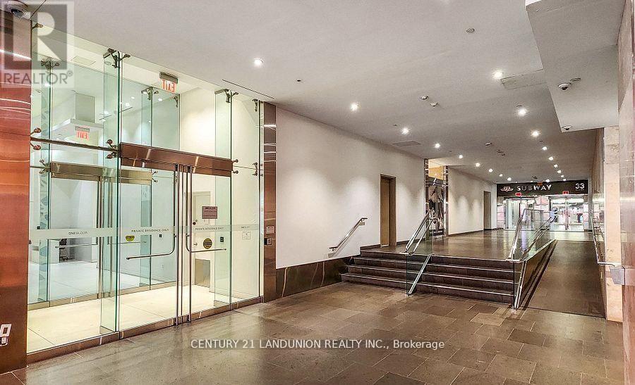 1508 - 1 Bloor Street E, Toronto, Ontario  M4W 0A8 - Photo 39 - C13000448