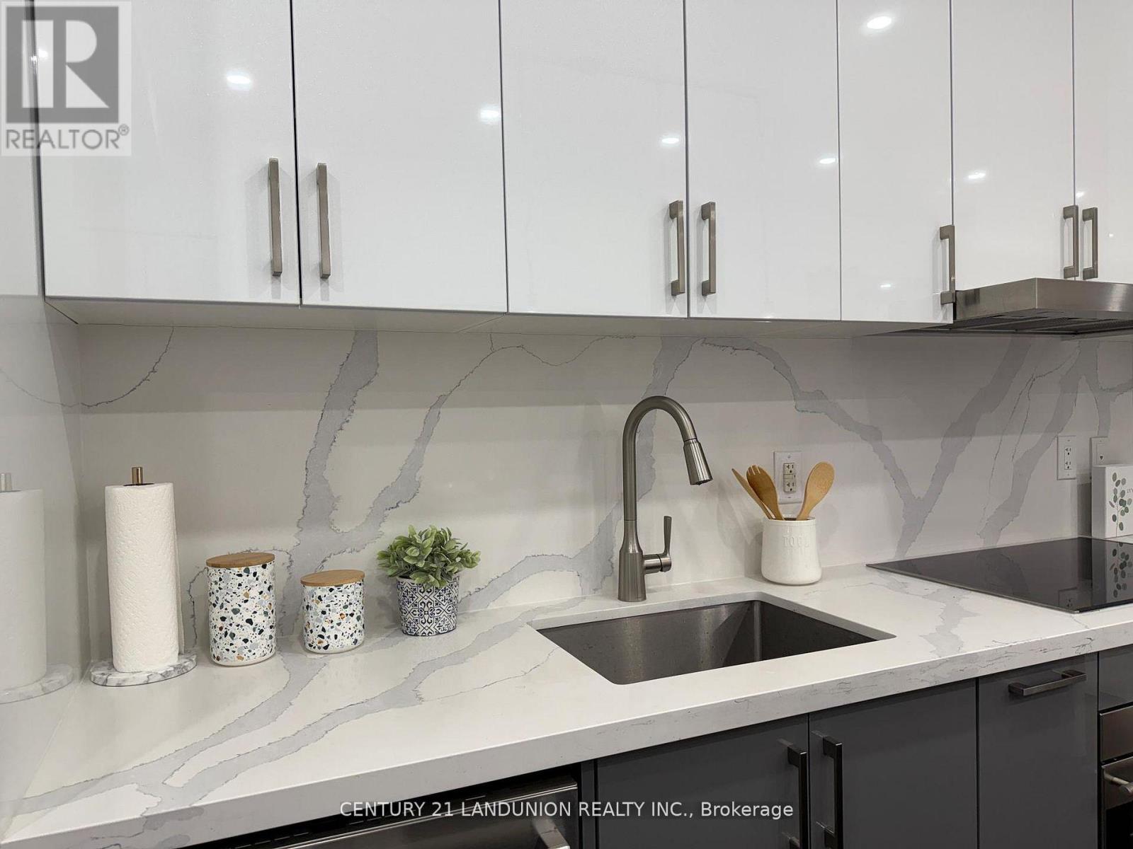 1508 - 1 Bloor Street E, Toronto, Ontario  M4W 0A8 - Photo 5 - C13000448