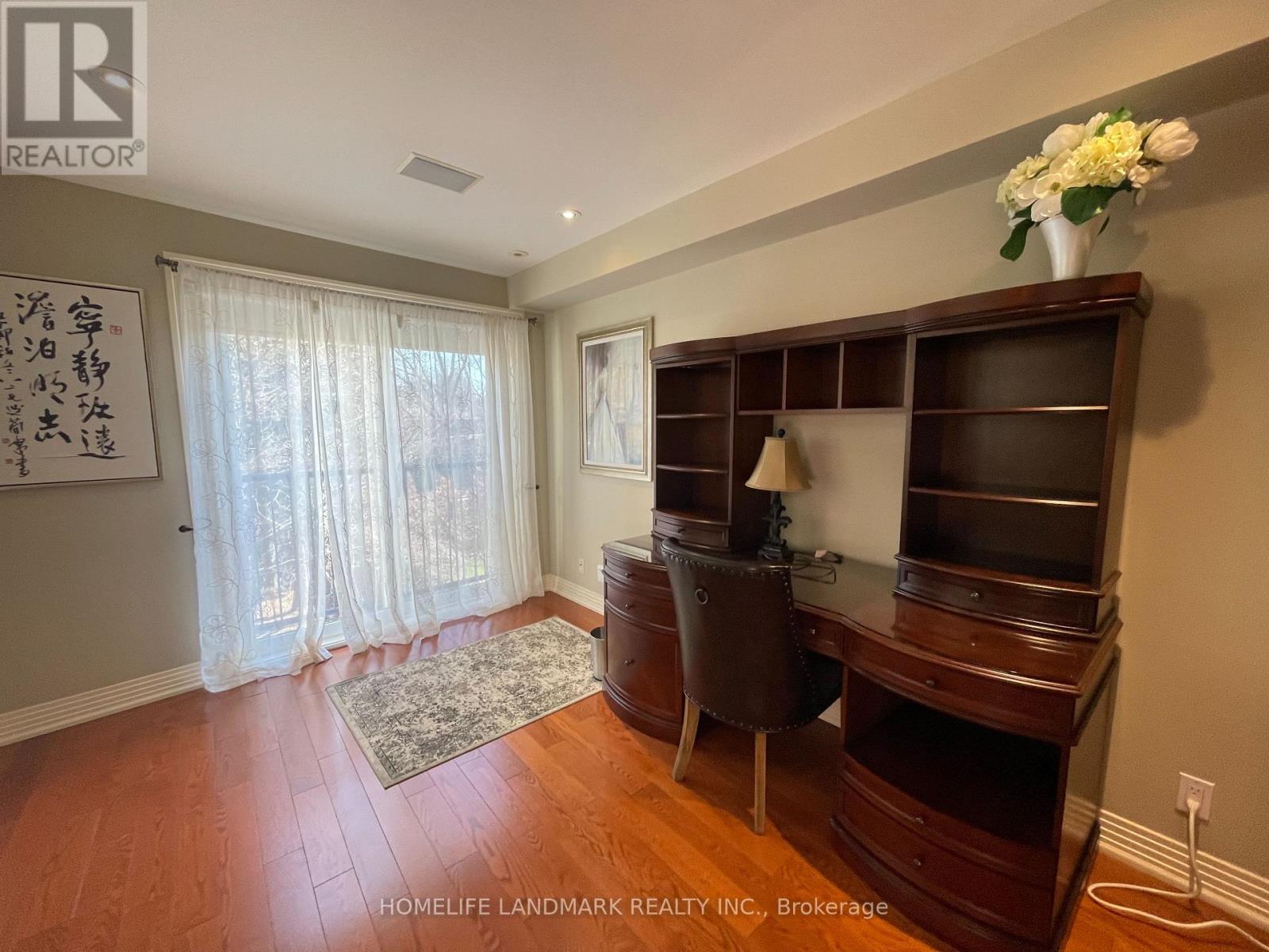 35 Gardiner Road E, Toronto, Ontario  M5P 3B6 - Photo 19 - C13000450