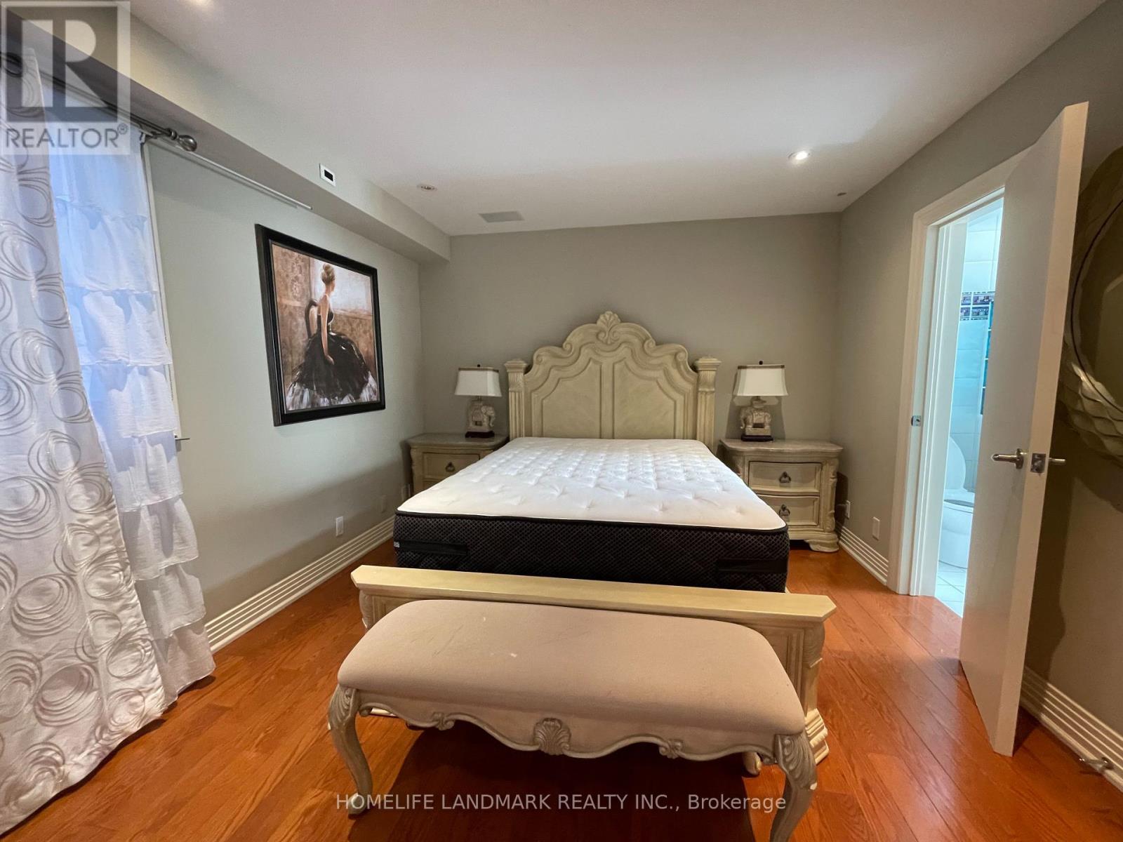 35 Gardiner Road E, Toronto, Ontario  M5P 3B6 - Photo 21 - C13000450