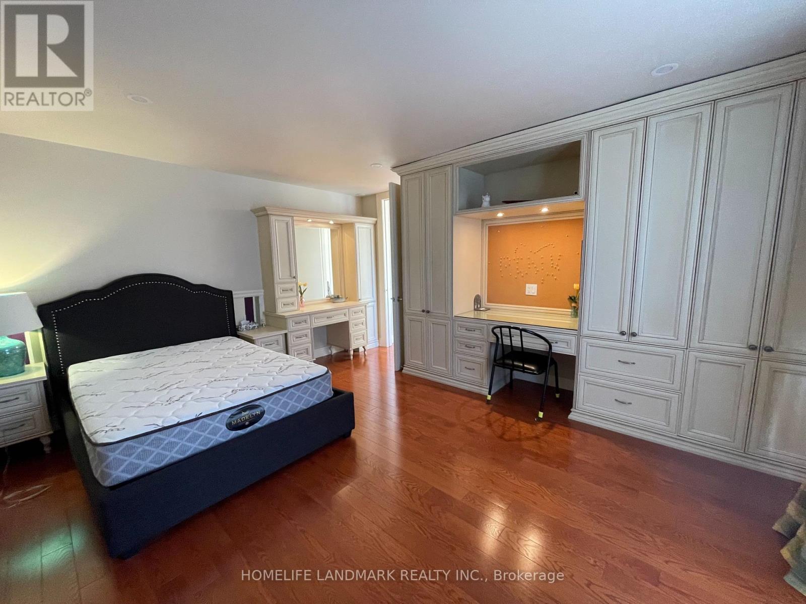 35 Gardiner Road E, Toronto, Ontario  M5P 3B6 - Photo 23 - C13000450