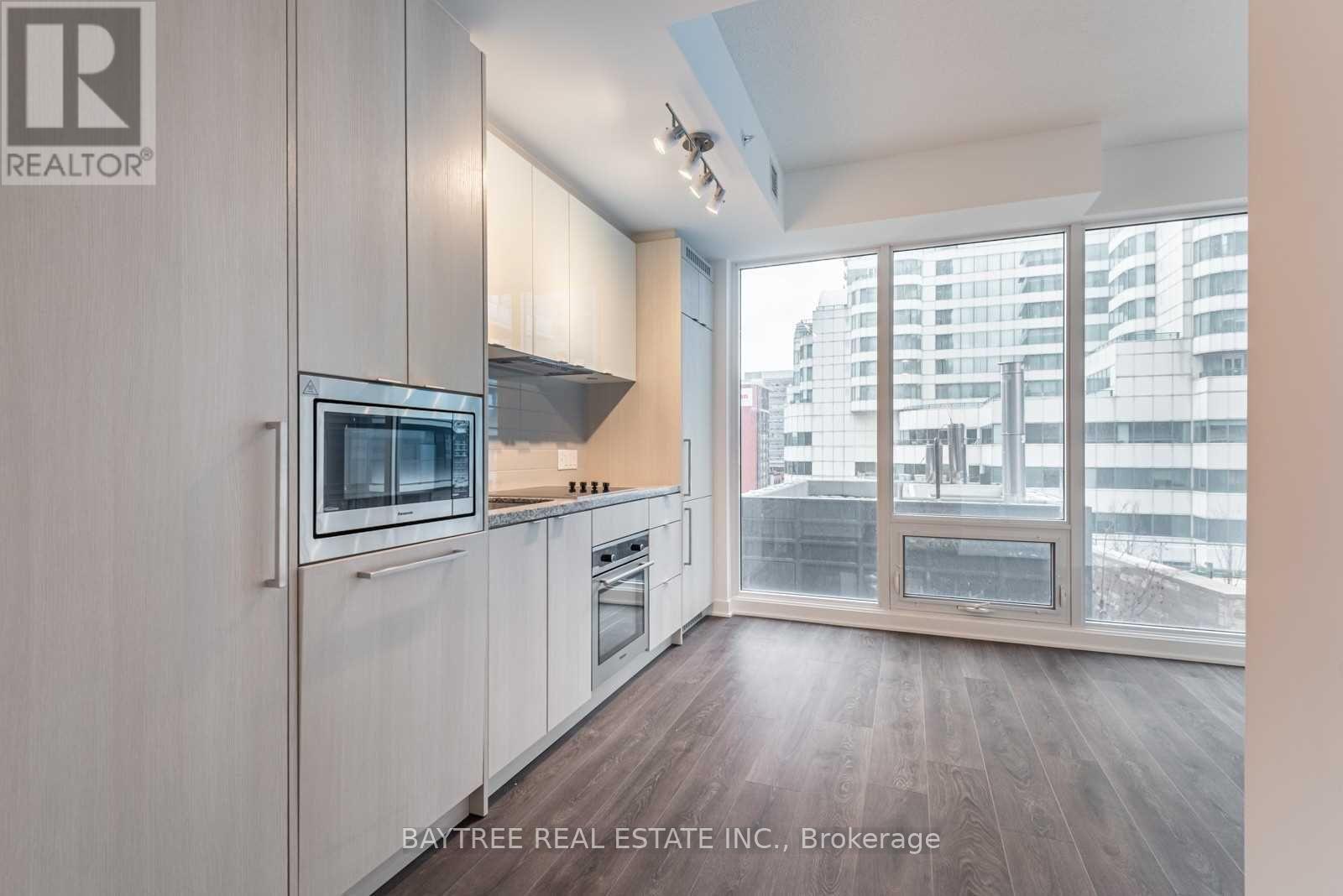 1111 - 115 BLUE JAYS WAY, Toronto, Ontario