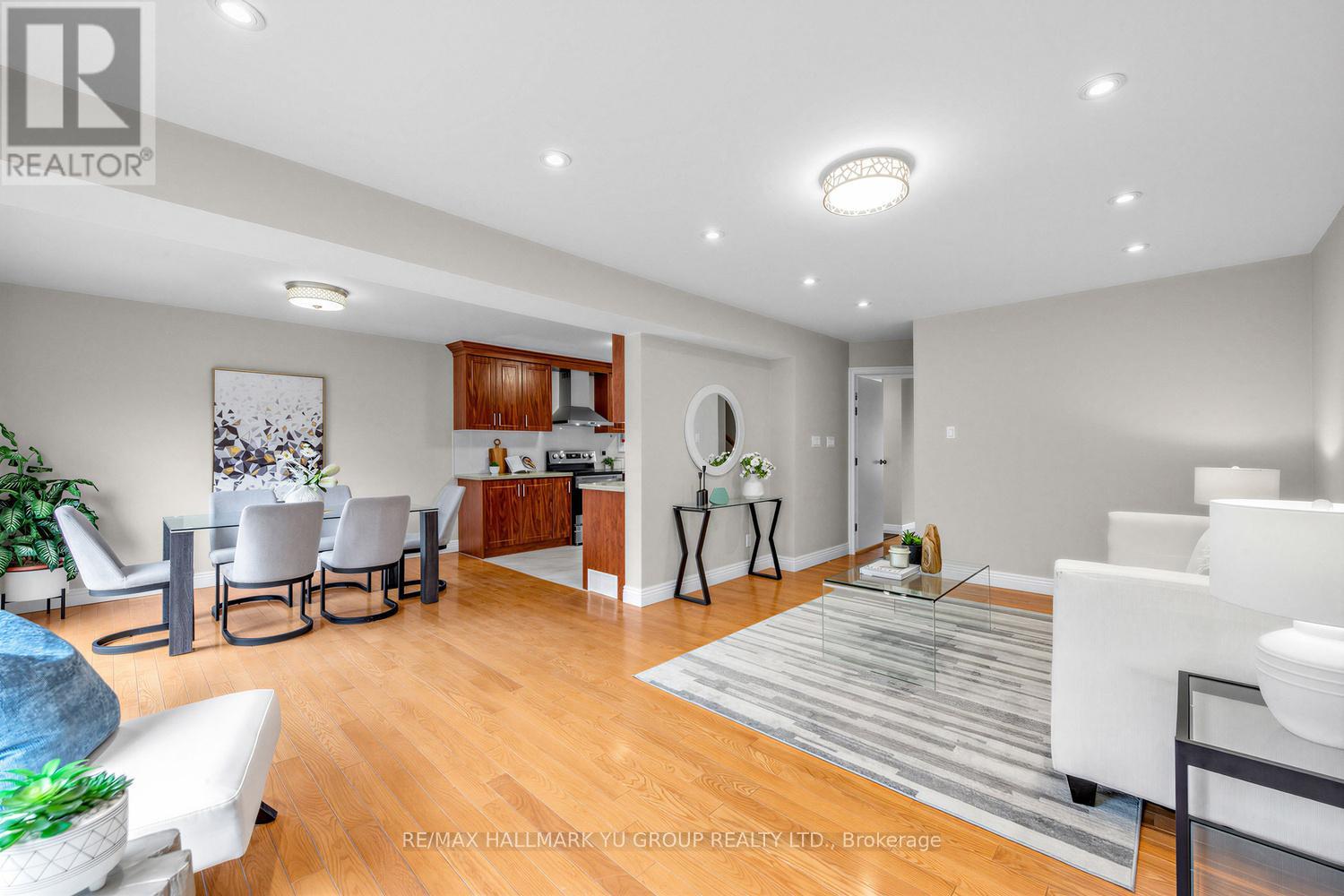 9 Clydesdale Drive, Toronto, Ontario  M2J 3N1 - Photo 4 - C13000560