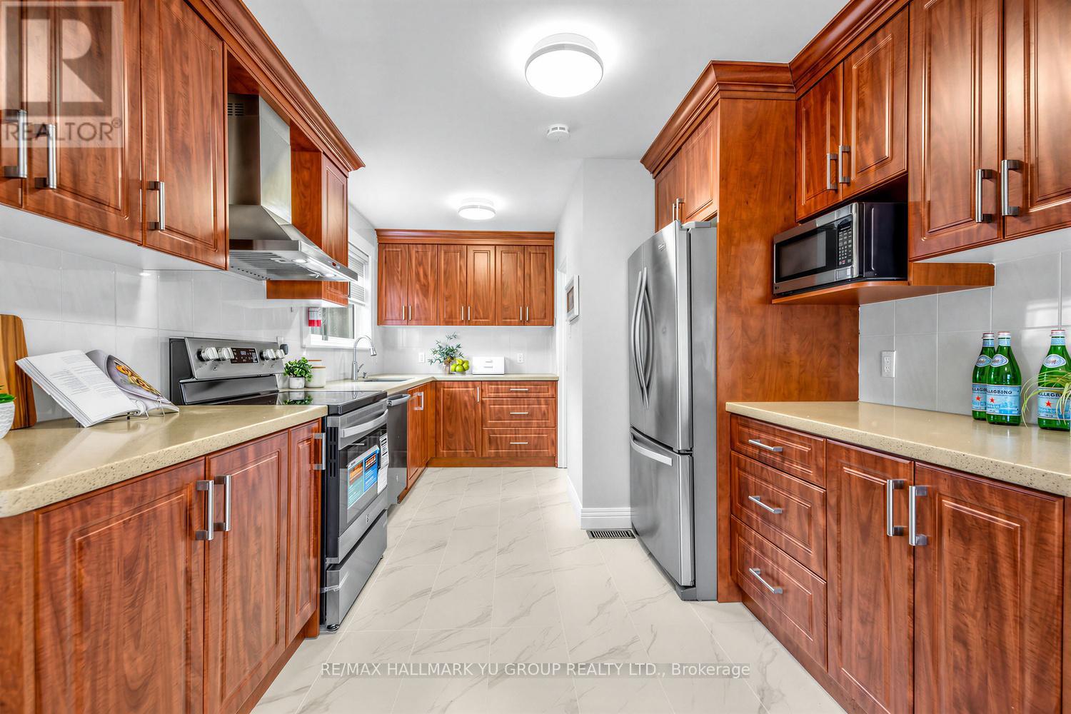 9 Clydesdale Drive, Toronto, Ontario  M2J 3N1 - Photo 7 - C13000560