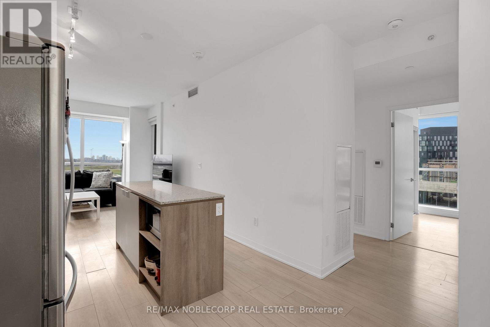 923 - 31 Tippett Road, Toronto, Ontario  M3H 2V1 - Photo 11 - C13000578