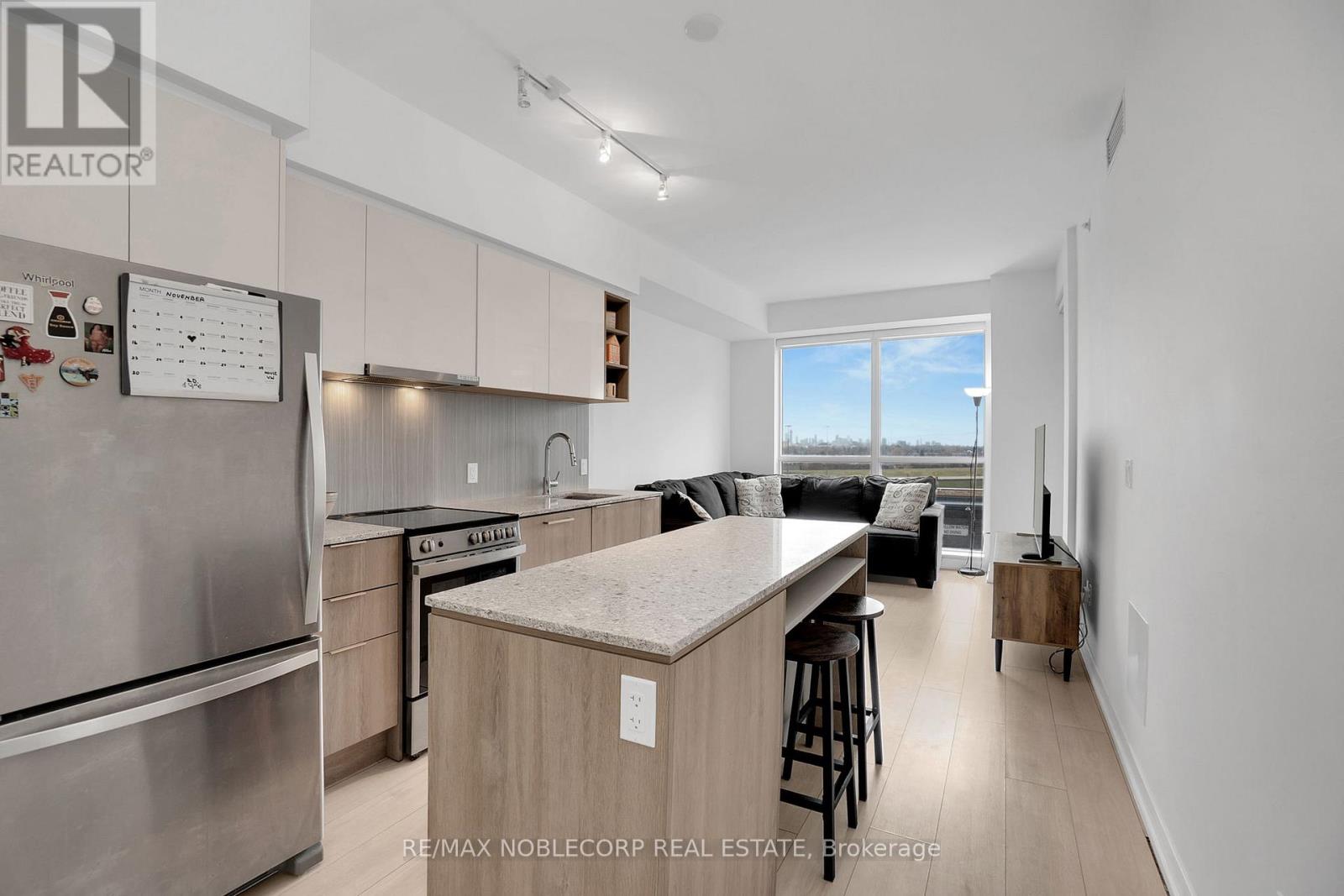 923 - 31 Tippett Road, Toronto, Ontario  M3H 2V1 - Photo 12 - C13000578