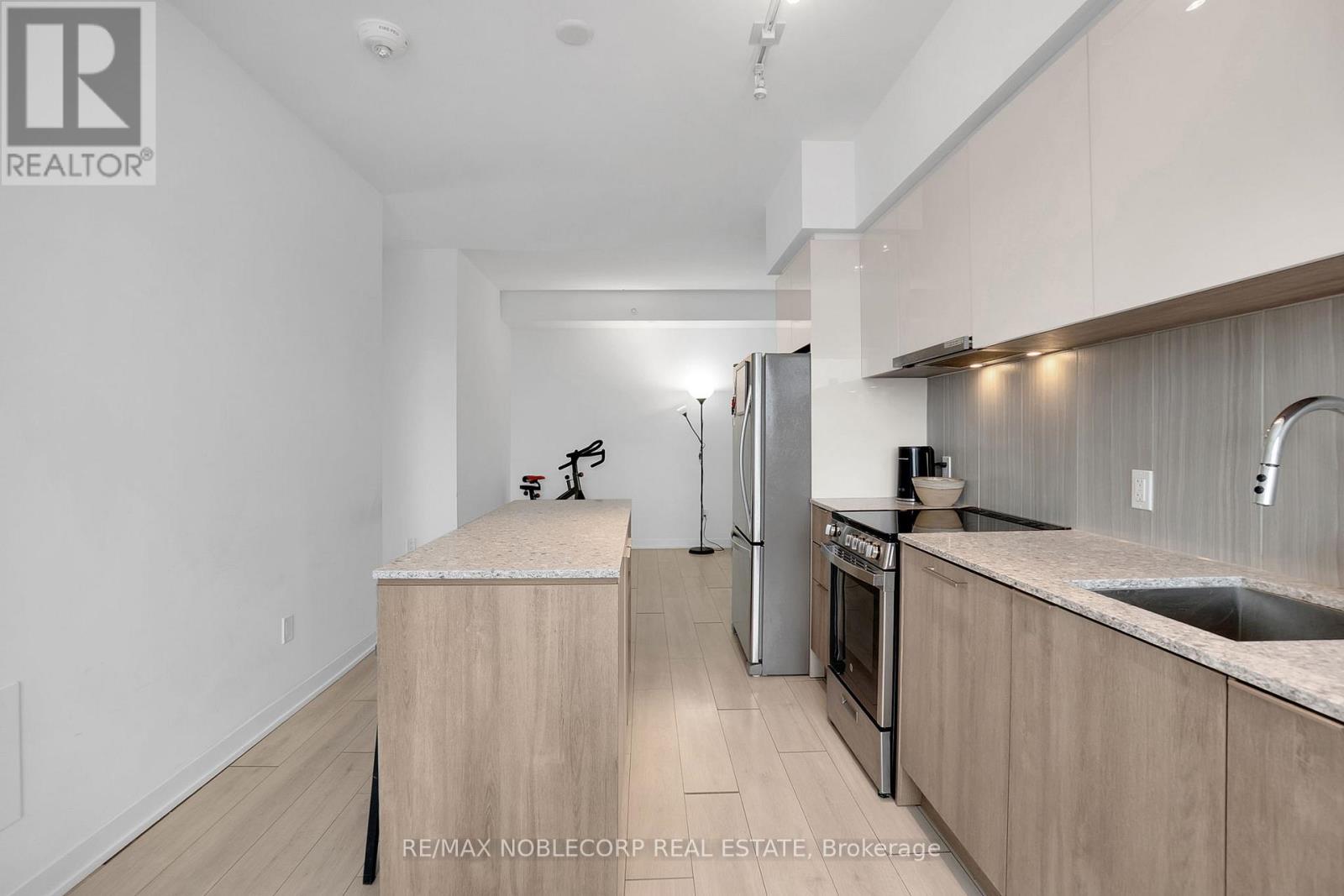 923 - 31 Tippett Road, Toronto, Ontario  M3H 2V1 - Photo 15 - C13000578