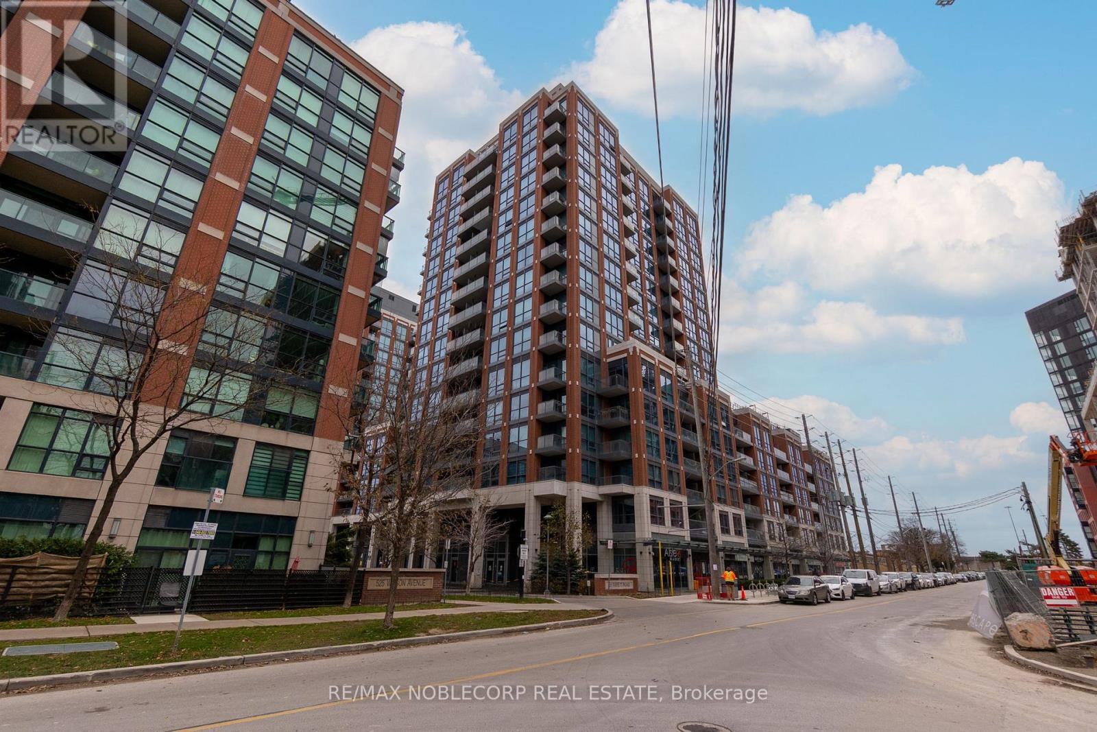 923 - 31 Tippett Road, Toronto, Ontario  M3H 2V1 - Photo 2 - C13000578