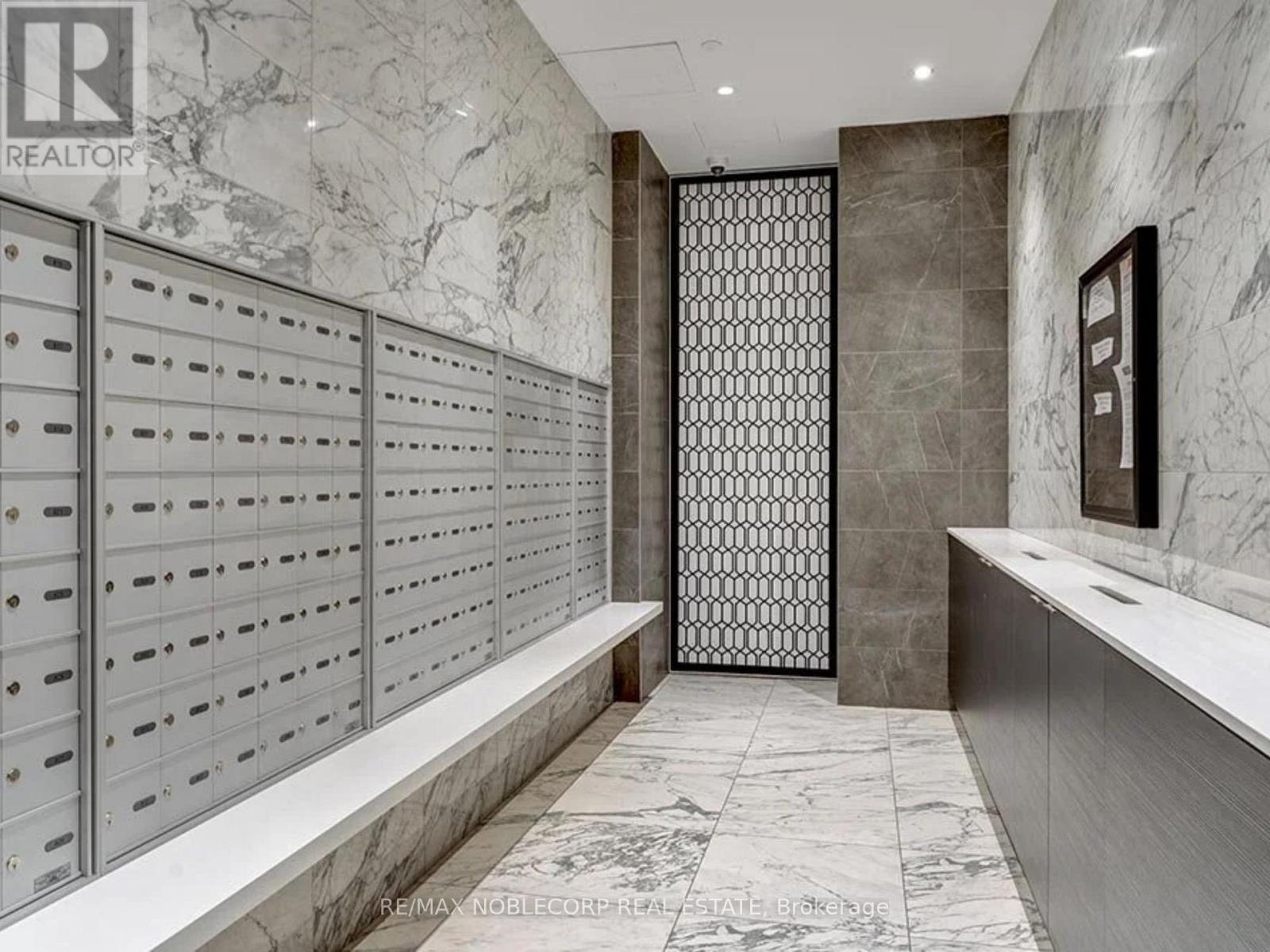 923 - 31 Tippett Road, Toronto, Ontario  M3H 2V1 - Photo 38 - C13000578