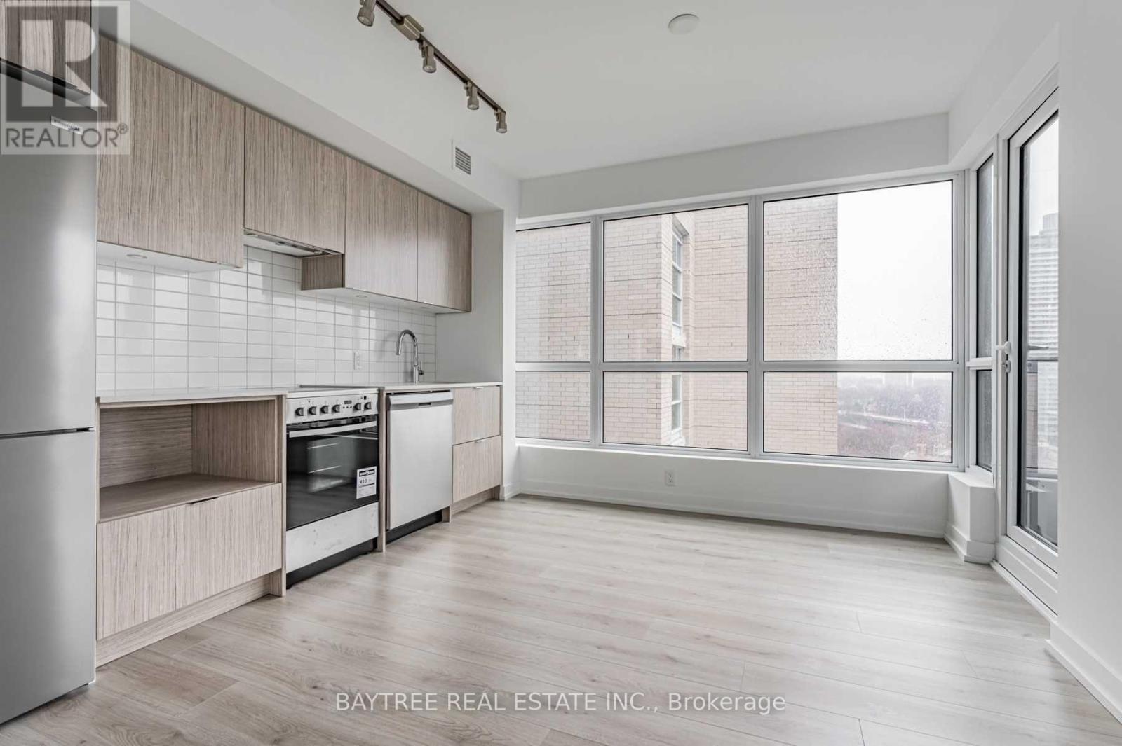 1211 - 395 Bloor Street E, Toronto, Ontario  M4W 0B4 - Photo 2 - C13000584