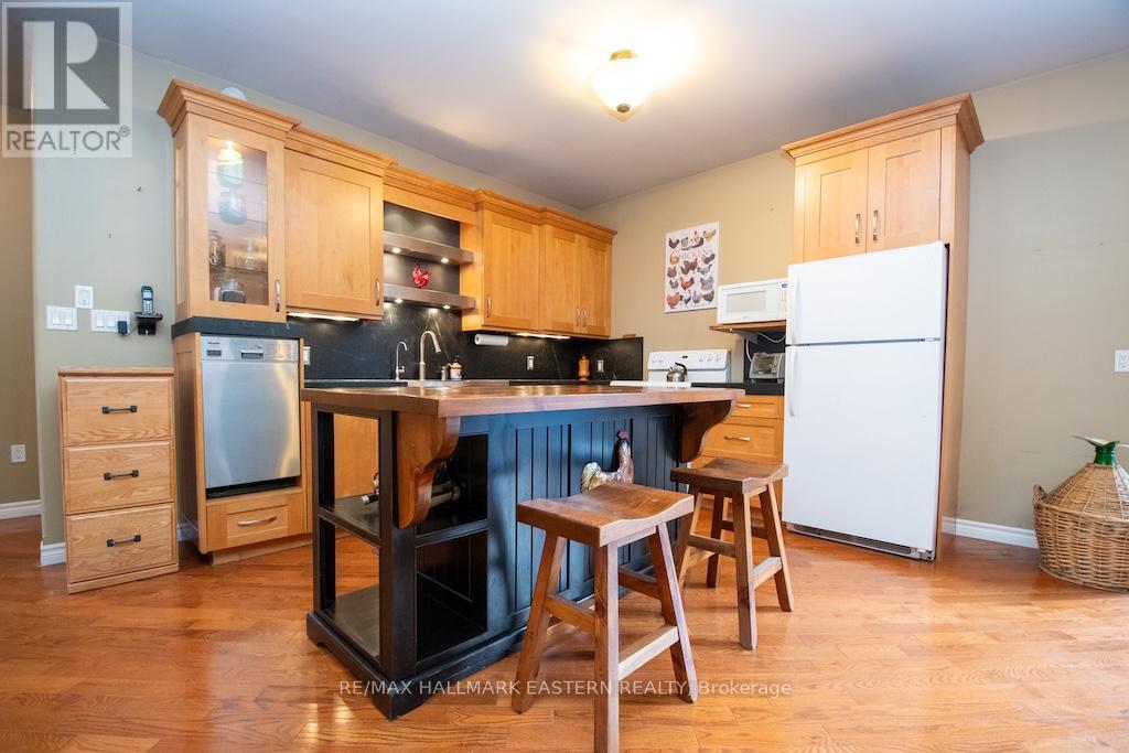 3468 County Rd 36, Trent Lakes, Ontario  K0L 2H0 - Photo 11 - X12997434