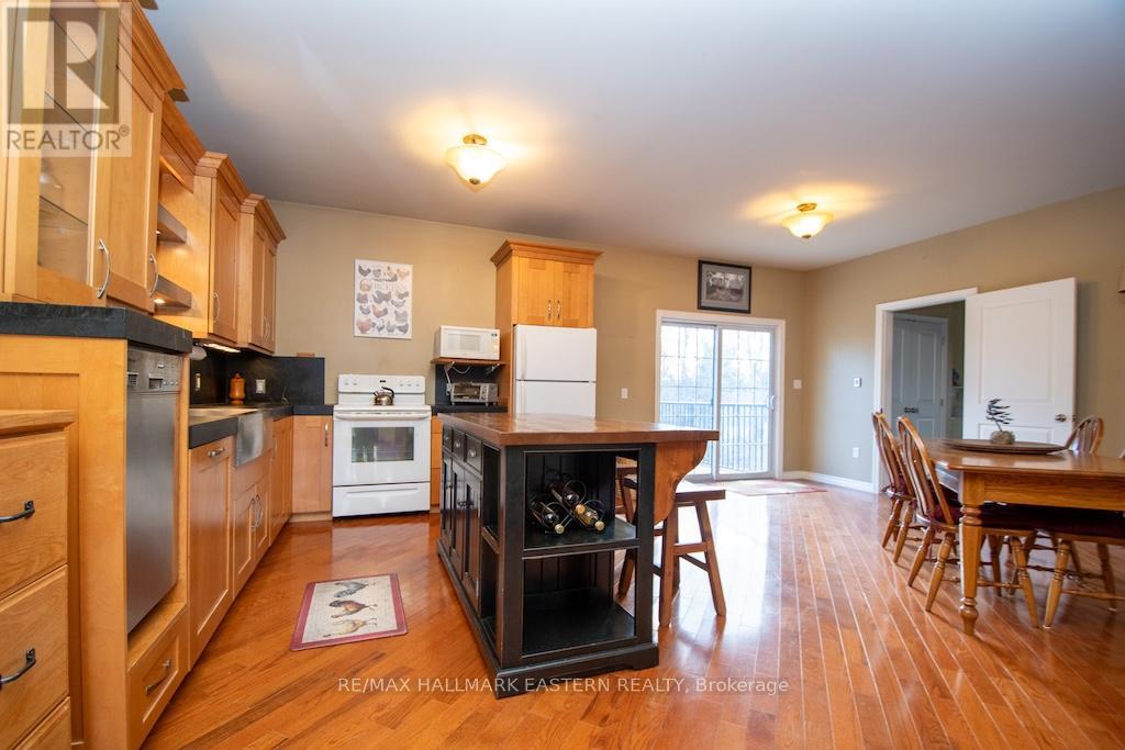 3468 County Rd 36, Trent Lakes, Ontario  K0L 2H0 - Photo 12 - X12997434