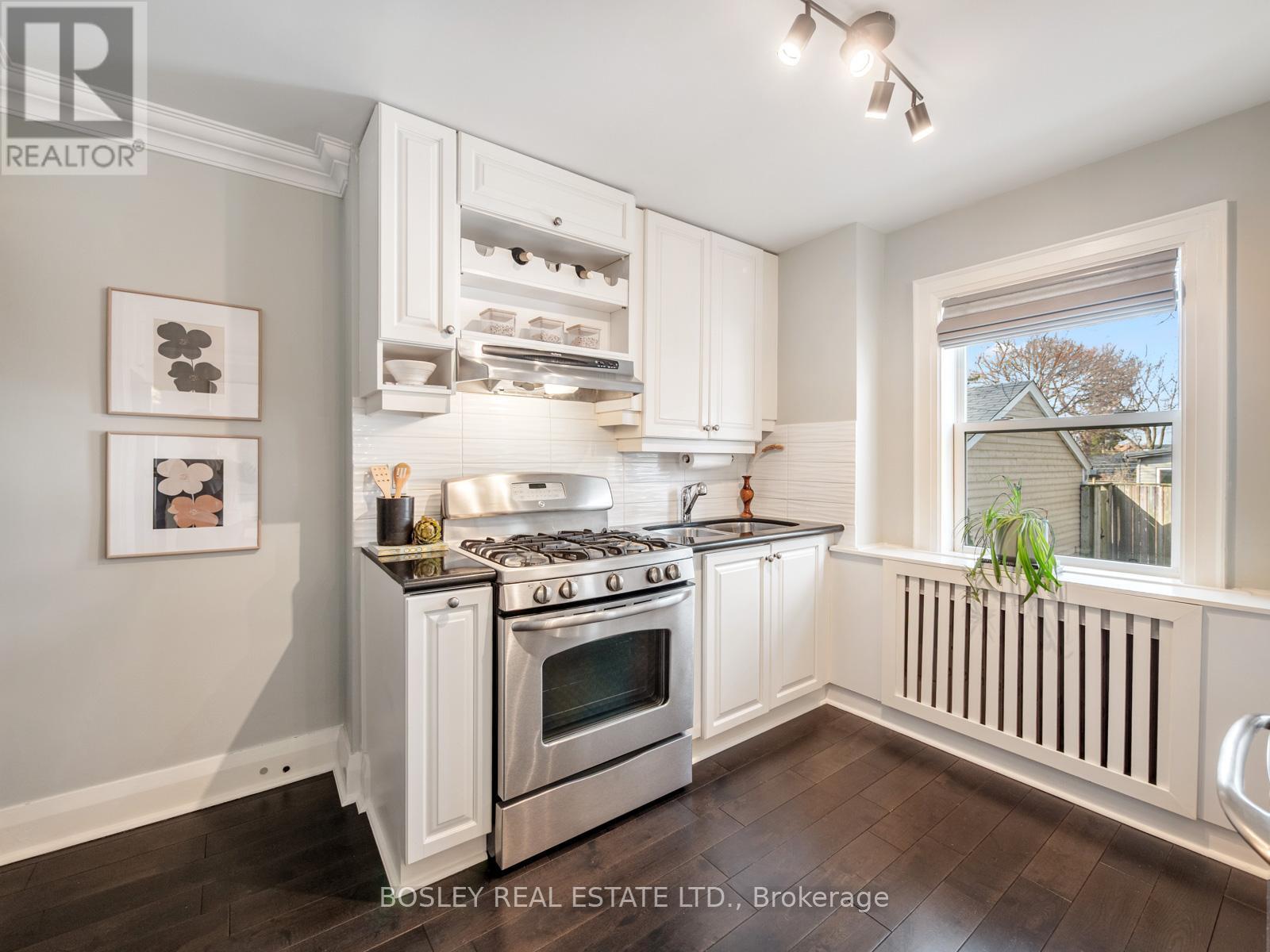 1070 Woodbine Avenue, Toronto, Ontario  M4C 4C5 - Photo 15 - E13000206