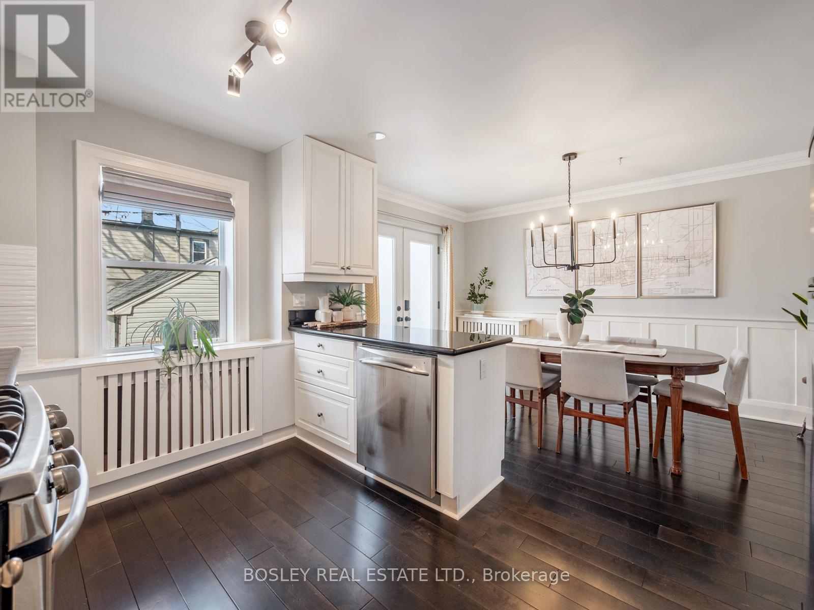 1070 Woodbine Avenue, Toronto, Ontario  M4C 4C5 - Photo 17 - E13000206