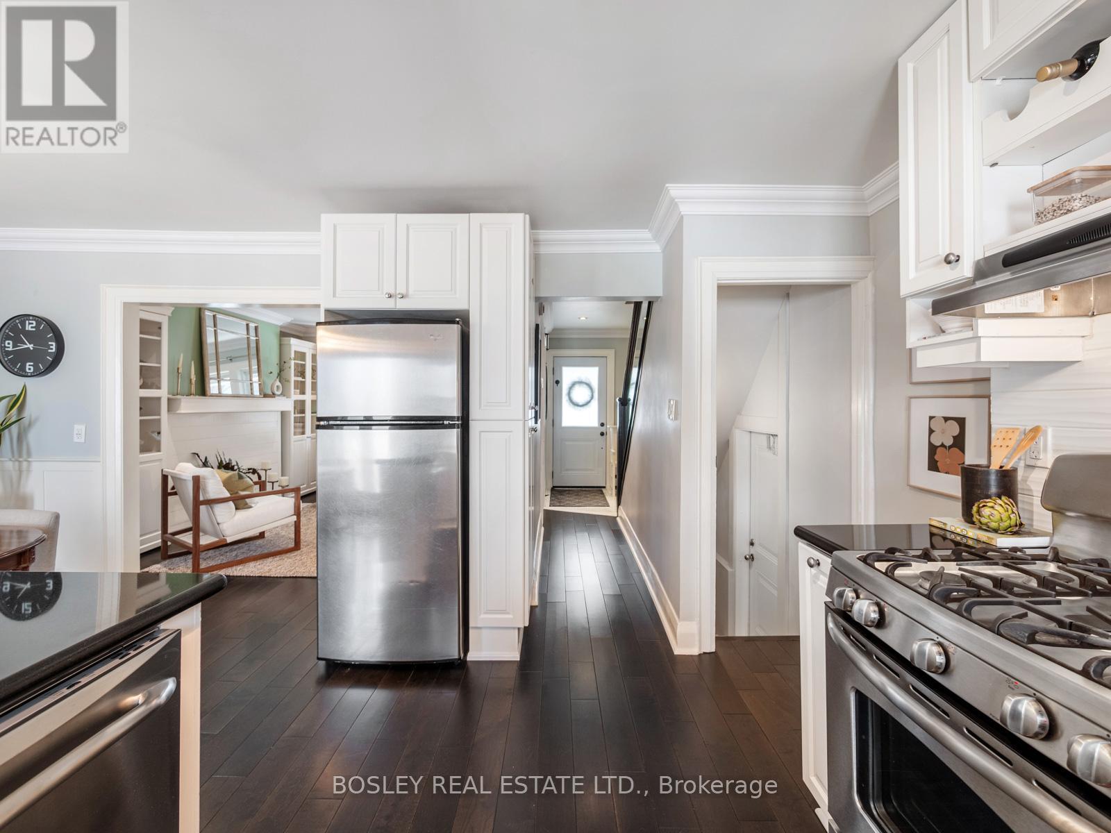 1070 Woodbine Avenue, Toronto, Ontario  M4C 4C5 - Photo 18 - E13000206