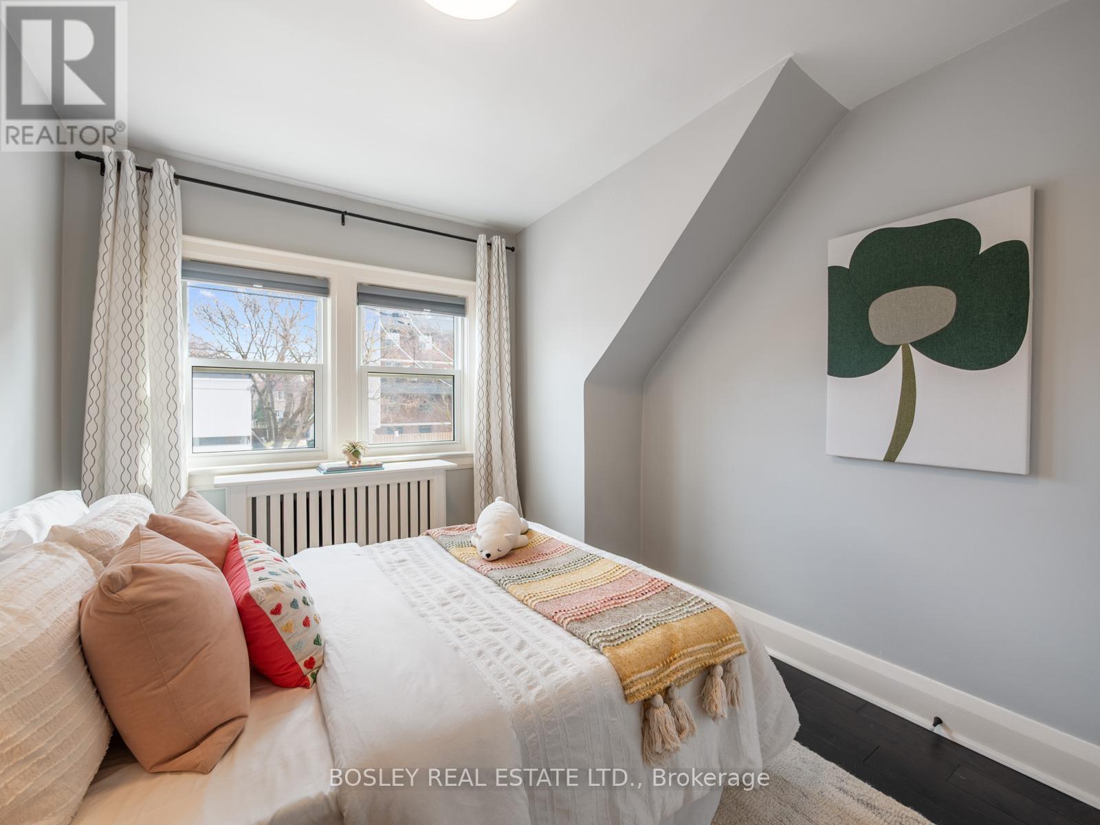 1070 Woodbine Avenue, Toronto, Ontario  M4C 4C5 - Photo 20 - E13000206