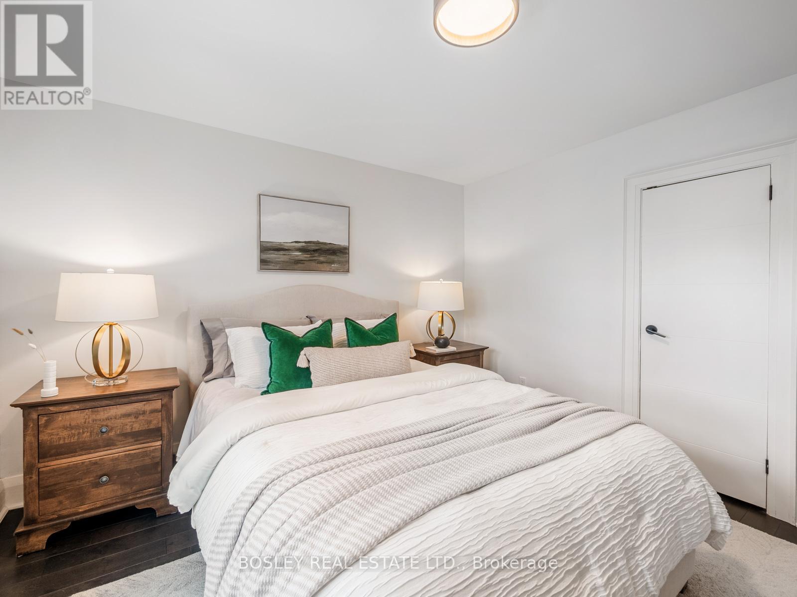 1070 Woodbine Avenue, Toronto, Ontario  M4C 4C5 - Photo 28 - E13000206