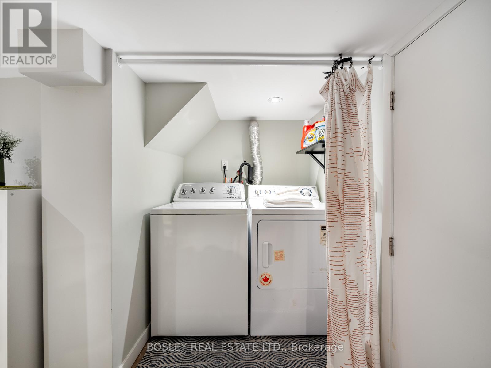 1070 Woodbine Avenue, Toronto, Ontario  M4C 4C5 - Photo 39 - E13000206