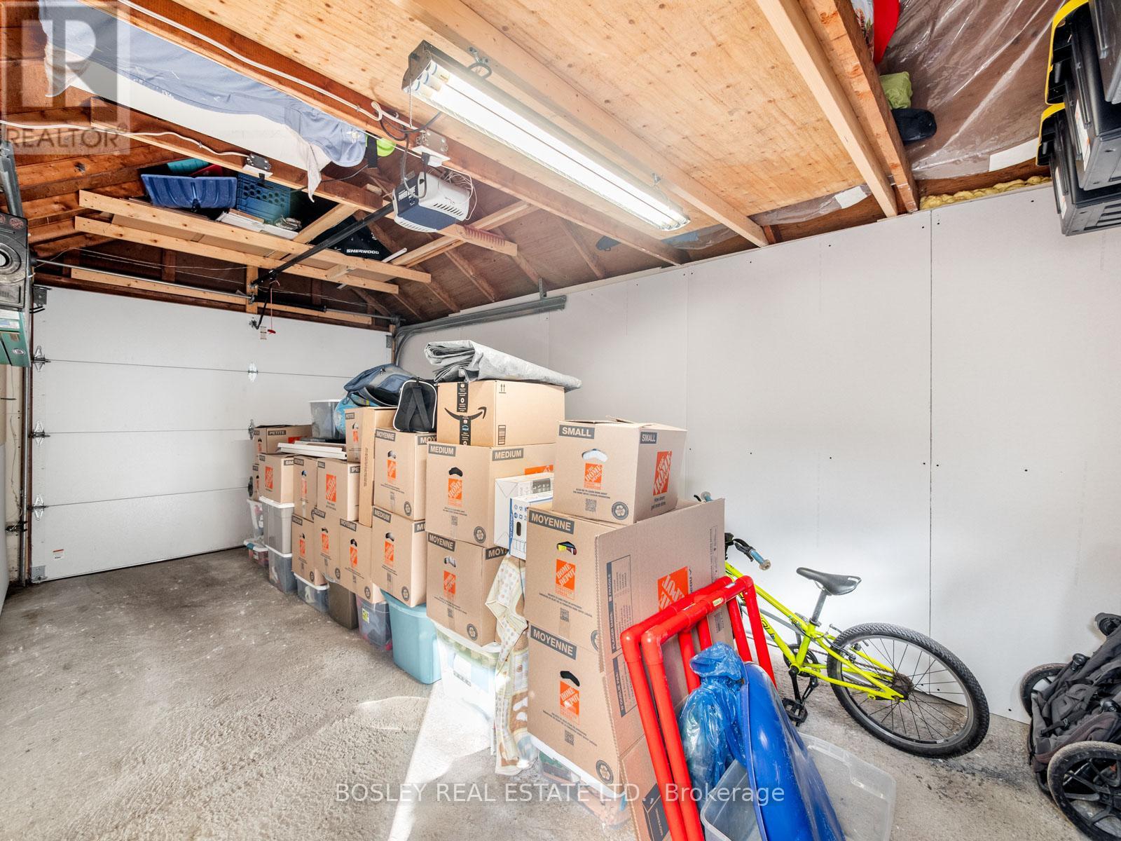 1070 Woodbine Avenue, Toronto, Ontario  M4C 4C5 - Photo 48 - E13000206