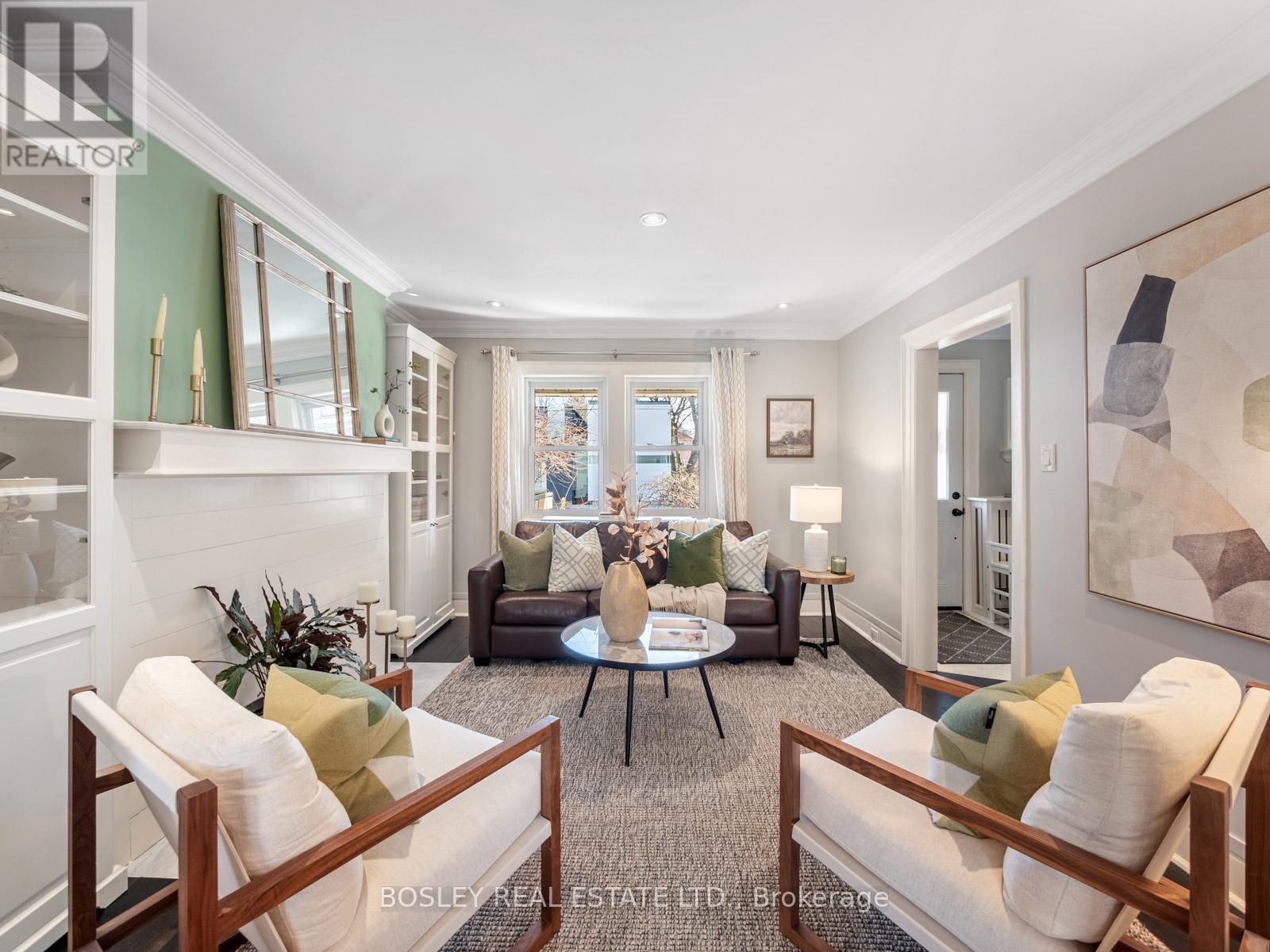 1070 Woodbine Avenue, Toronto, Ontario  M4C 4C5 - Photo 7 - E13000206