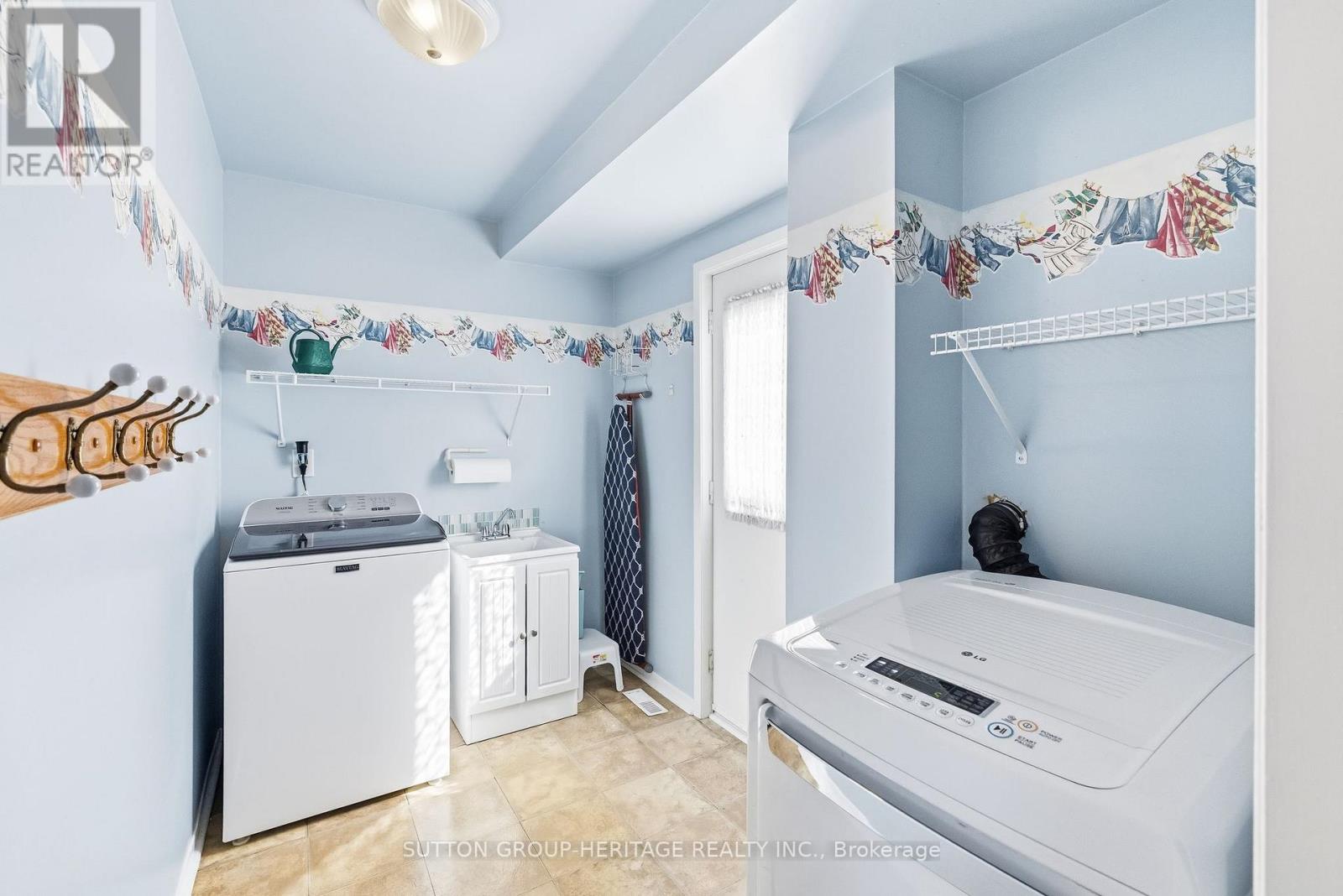 204 Lake Driveway W, Ajax, Ontario  L1S 4Y8 - Photo 12 - E13000318