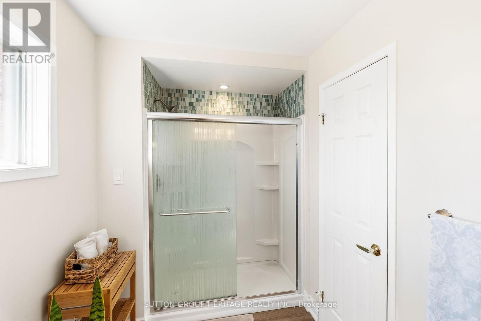 204 Lake Driveway W, Ajax, Ontario  L1S 4Y8 - Photo 17 - E13000318