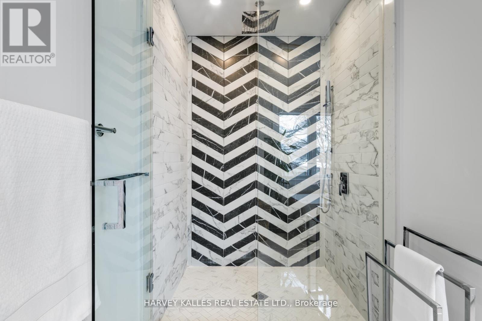 39 Amsterdam Avenue, Toronto (O'connor-Parkview), Ontario  M4B 2B9 - Photo 27 - E13000340