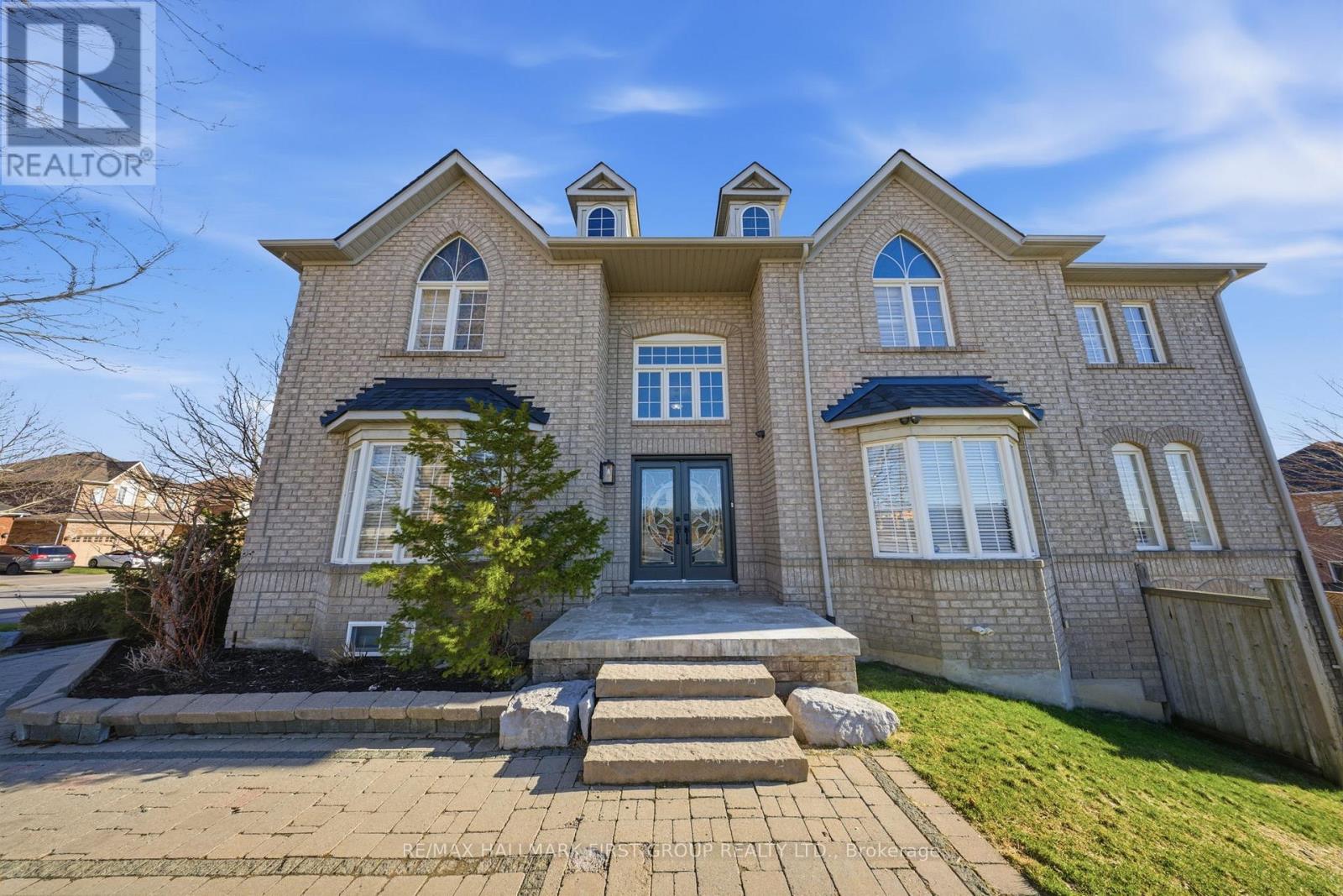 82 WOODCOCK AVENUE, Ajax, Ontario