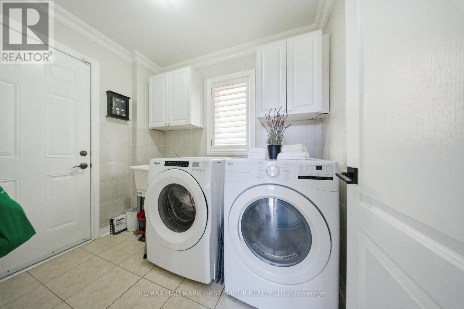 82 Woodcock Avenue, Ajax, Ontario  L1T 4L7 - Photo 17 - E13000358