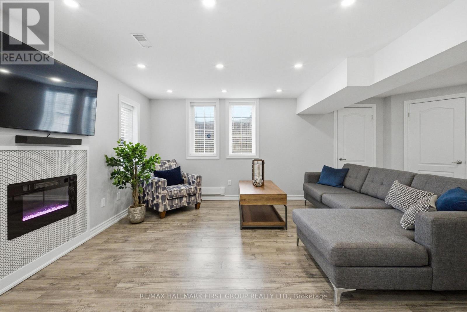 82 Woodcock Avenue, Ajax, Ontario  L1T 4L7 - Photo 31 - E13000358