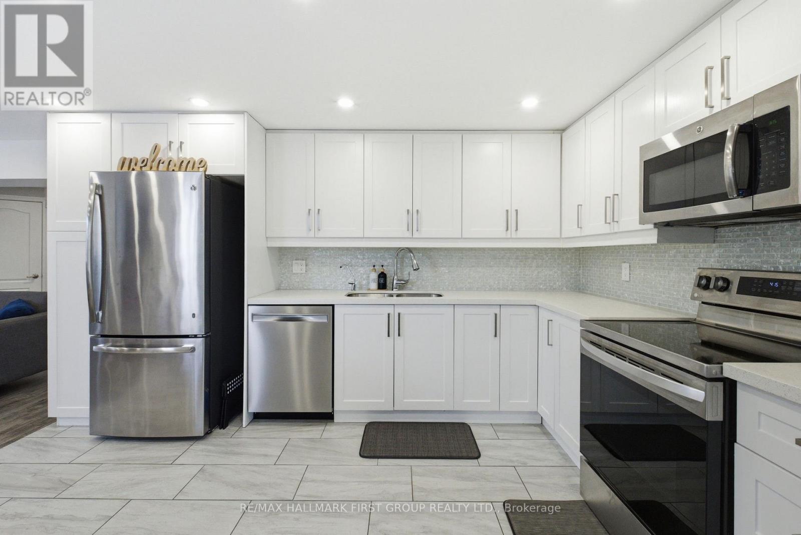 82 Woodcock Avenue, Ajax, Ontario  L1T 4L7 - Photo 33 - E13000358