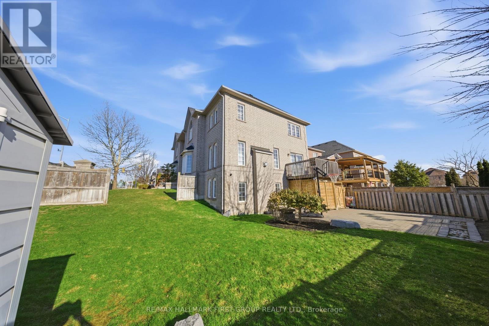 82 Woodcock Avenue, Ajax, Ontario  L1T 4L7 - Photo 37 - E13000358