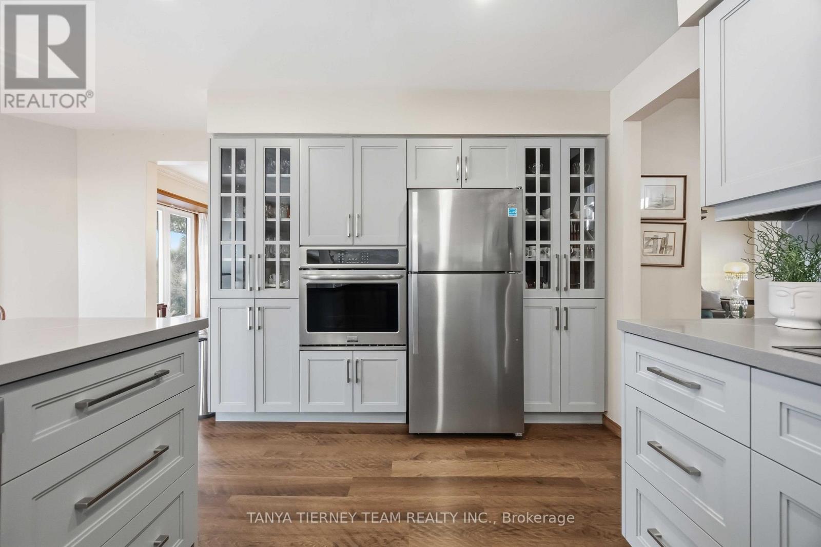 575 Park Crescent, Pickering, Ontario  L1W 2E1 - Photo 15 - E13000408