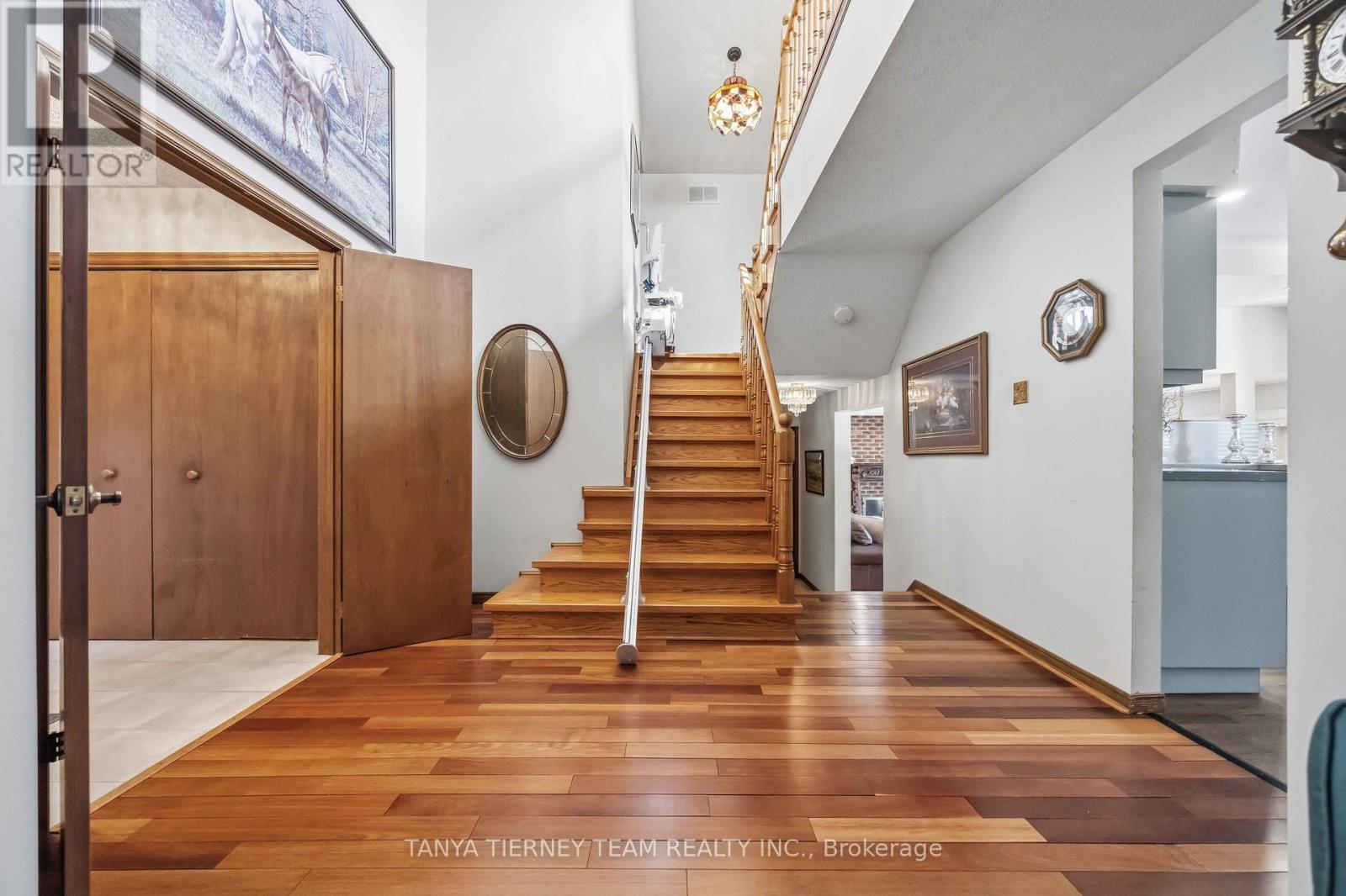 575 Park Crescent, Pickering, Ontario  L1W 2E1 - Photo 22 - E13000408