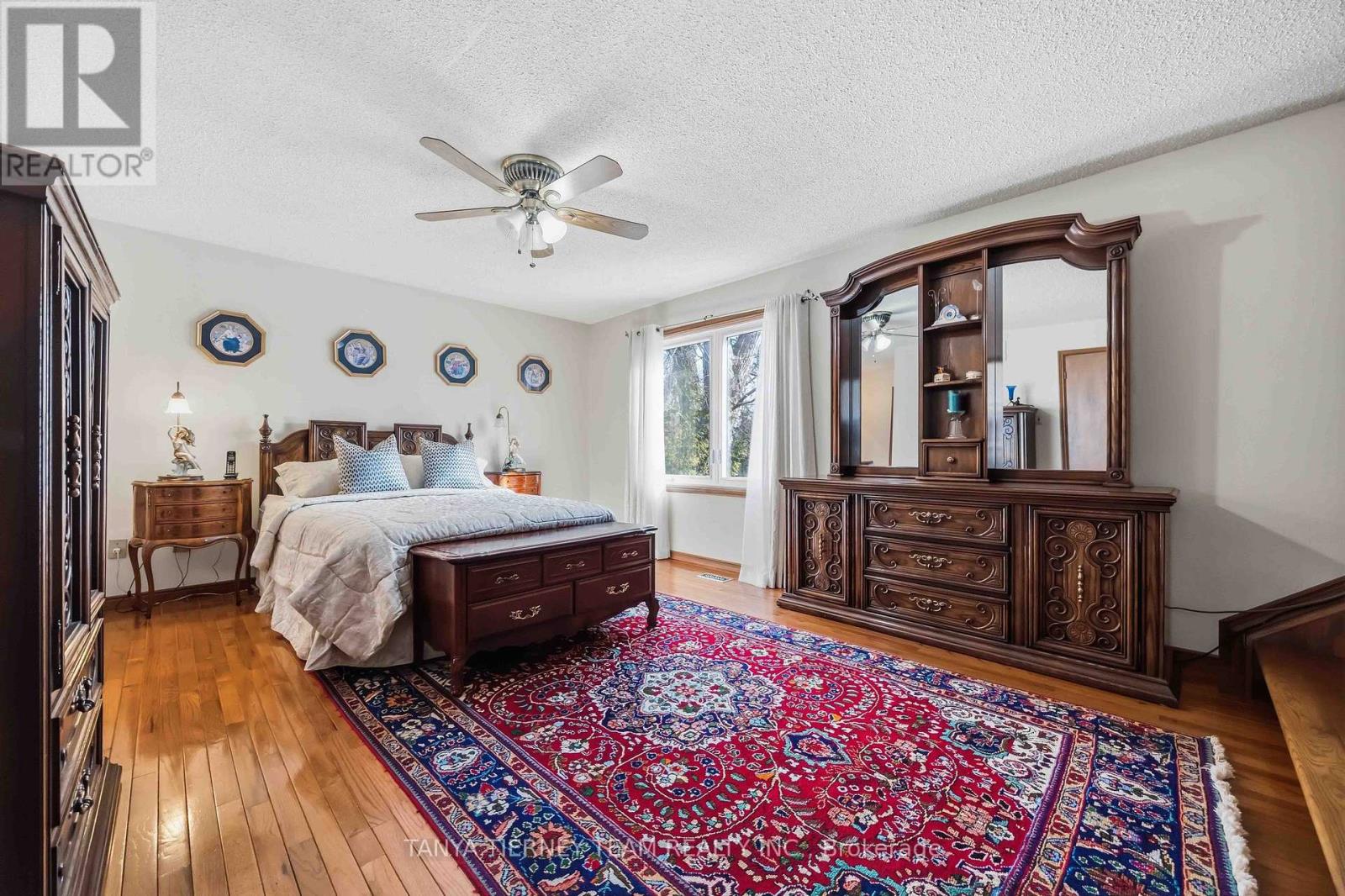 575 Park Crescent, Pickering, Ontario  L1W 2E1 - Photo 25 - E13000408