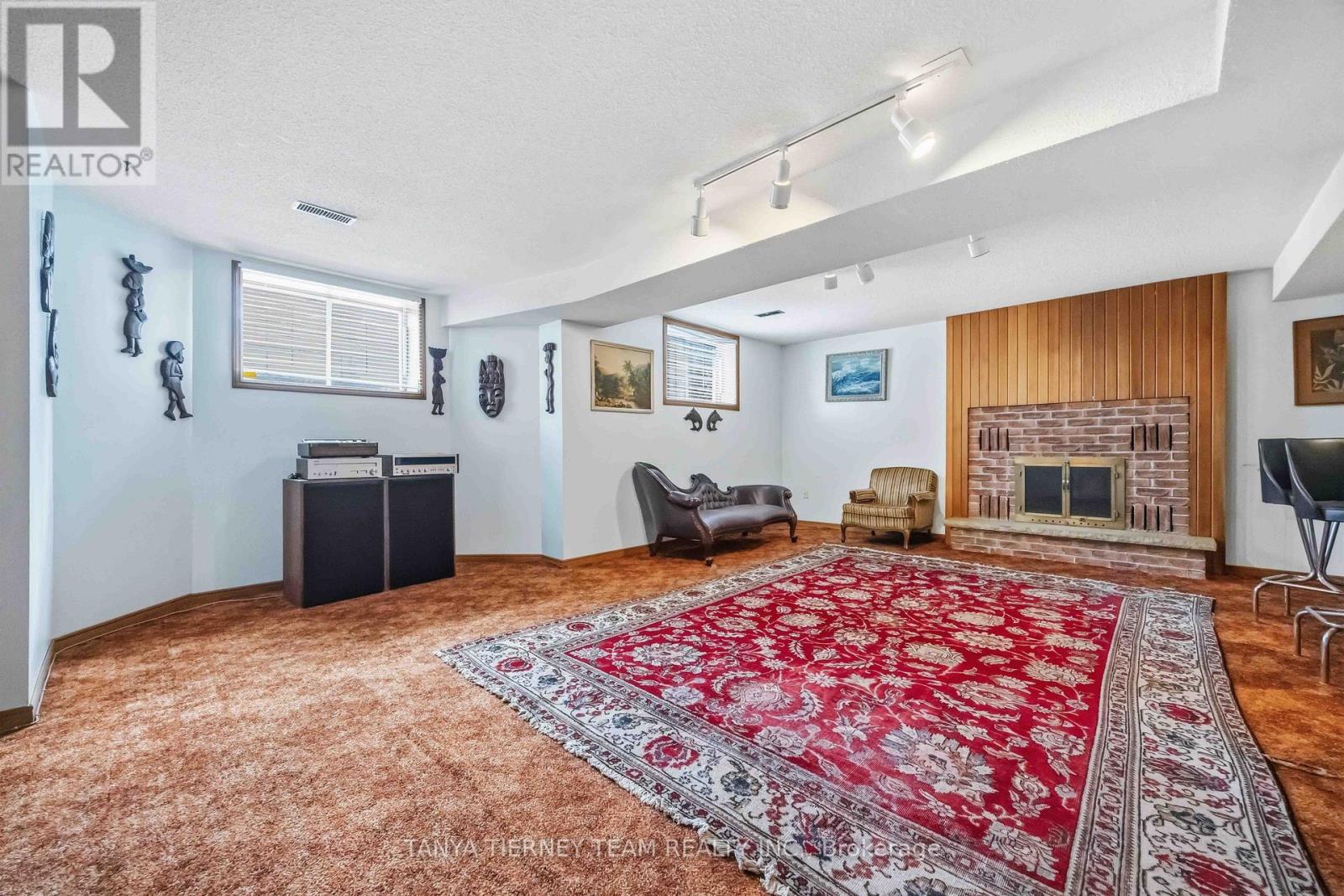 575 Park Crescent, Pickering, Ontario  L1W 2E1 - Photo 38 - E13000408