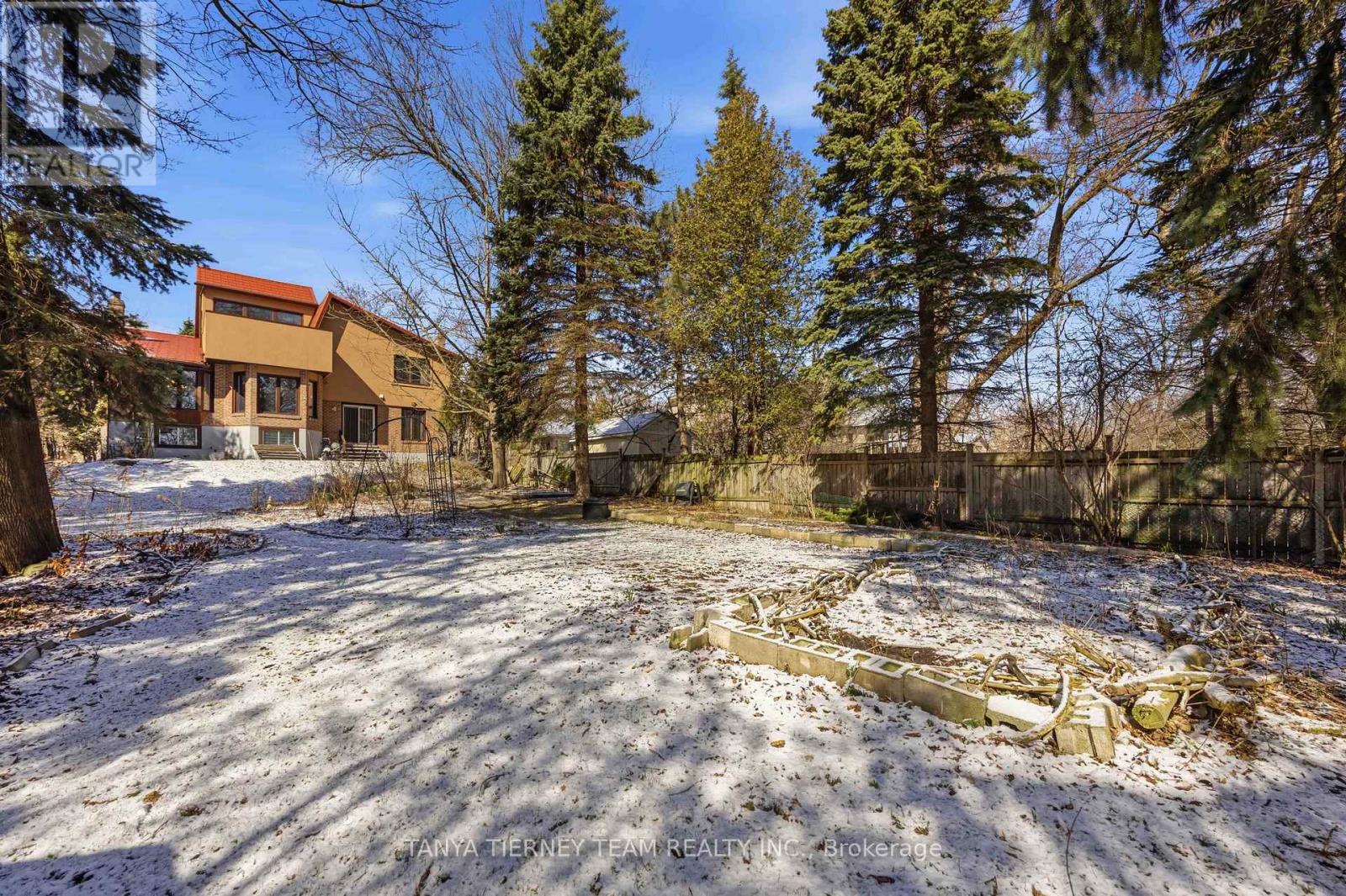 575 Park Crescent, Pickering, Ontario  L1W 2E1 - Photo 45 - E13000408