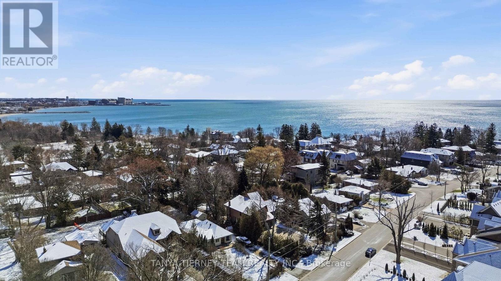 575 Park Crescent, Pickering, Ontario  L1W 2E1 - Photo 47 - E13000408