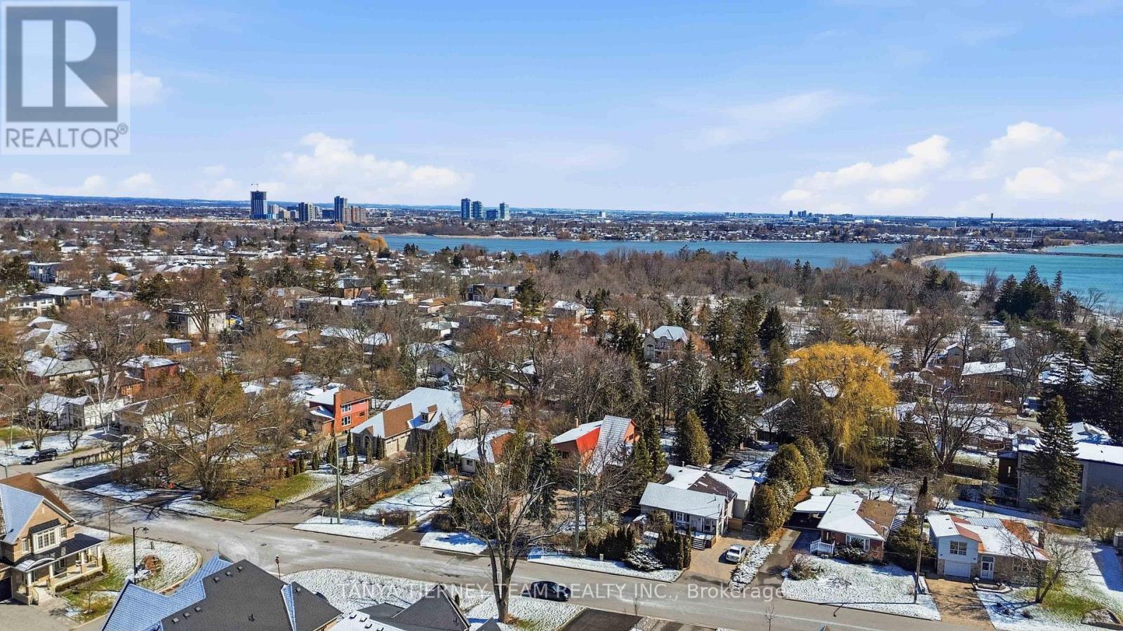 575 Park Crescent, Pickering, Ontario  L1W 2E1 - Photo 49 - E13000408