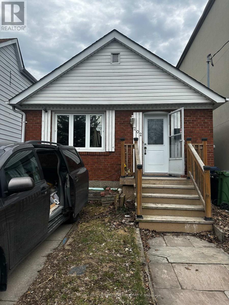202 CEDARVALE AVENUE, Toronto, Ontario