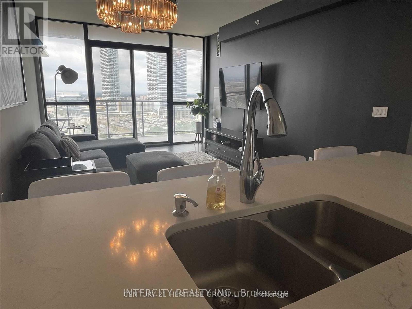 1407 - 2910 Highway 7, Vaughan, Ontario  L4K 0H8 - Photo 5 - N12935020