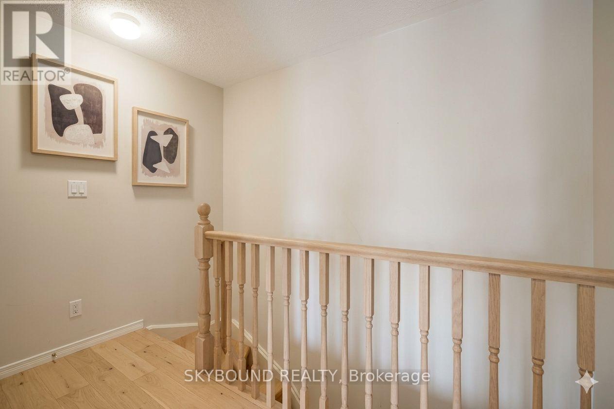 35 Sunrise Drive, Markham, Ontario  L3R 1A1 - Photo 12 - N12974474