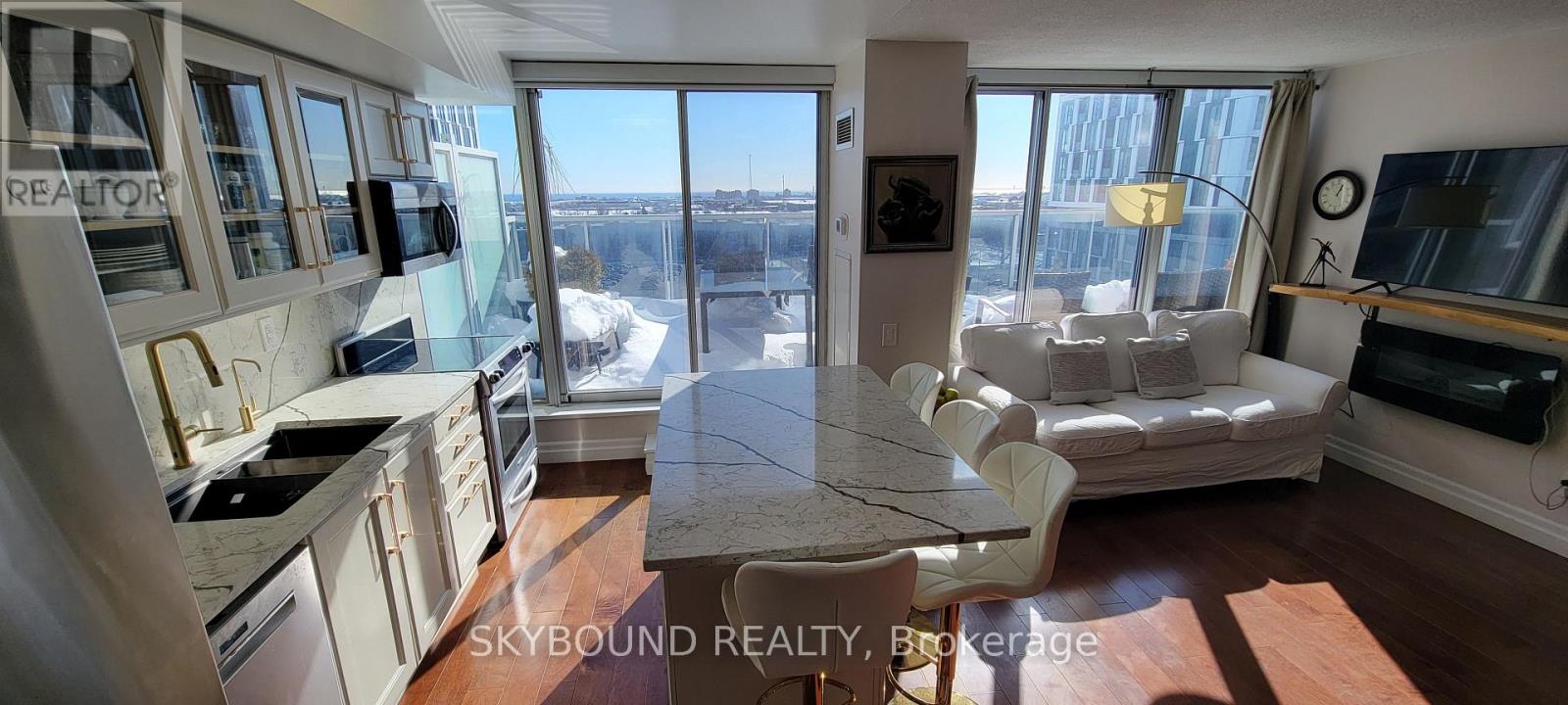 919 - 1040 The Queensway, Toronto, Ontario  M8Z 0A7 - Photo 3 - W12810274