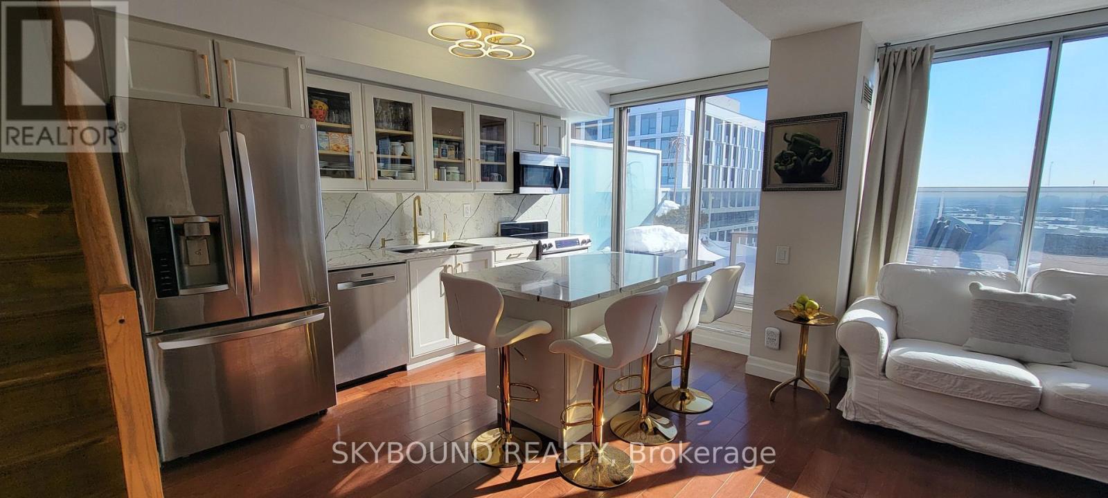 919 - 1040 The Queensway, Toronto, Ontario  M8Z 0A7 - Photo 2 - W12810274