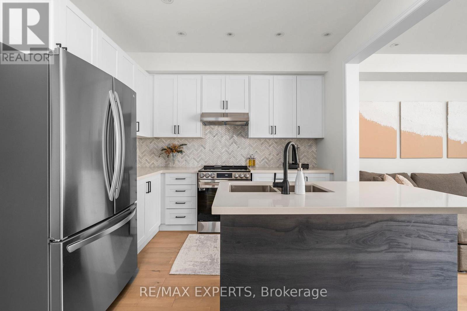 33 Frederick Taylor Way, East Gwillimbury (Mt Albert), Ontario  L0G 1M0 - Photo 12 - N13000208