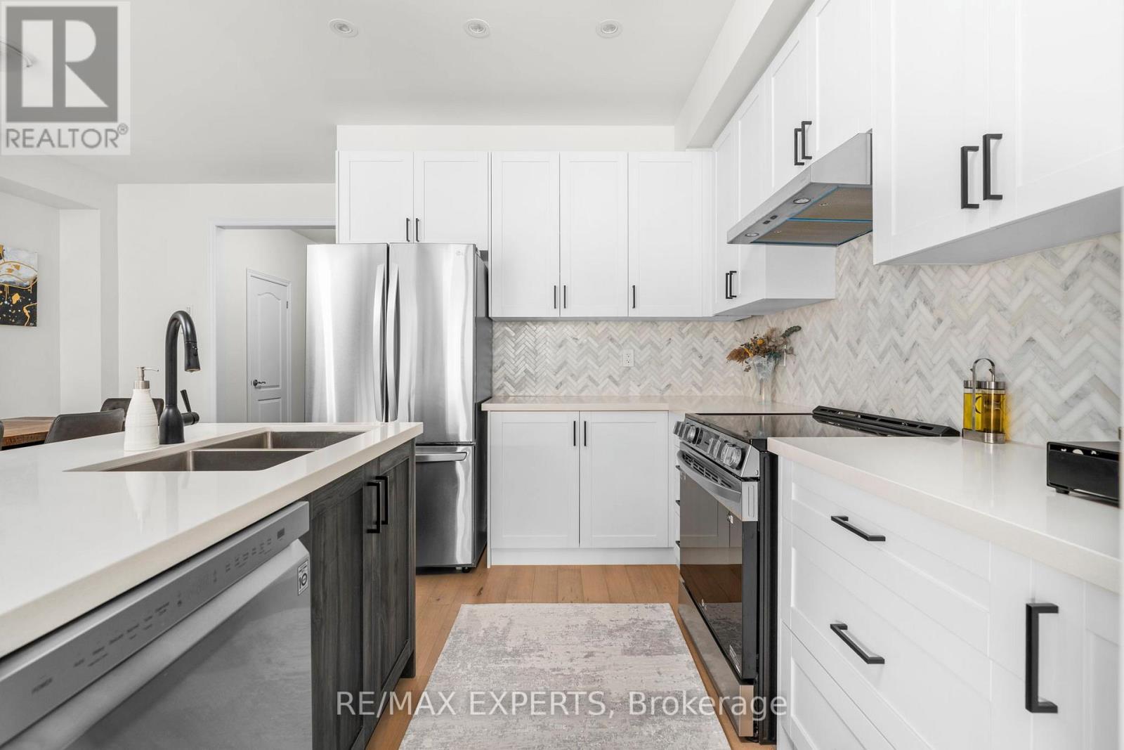 33 Frederick Taylor Way, East Gwillimbury (Mt Albert), Ontario  L0G 1M0 - Photo 15 - N13000208