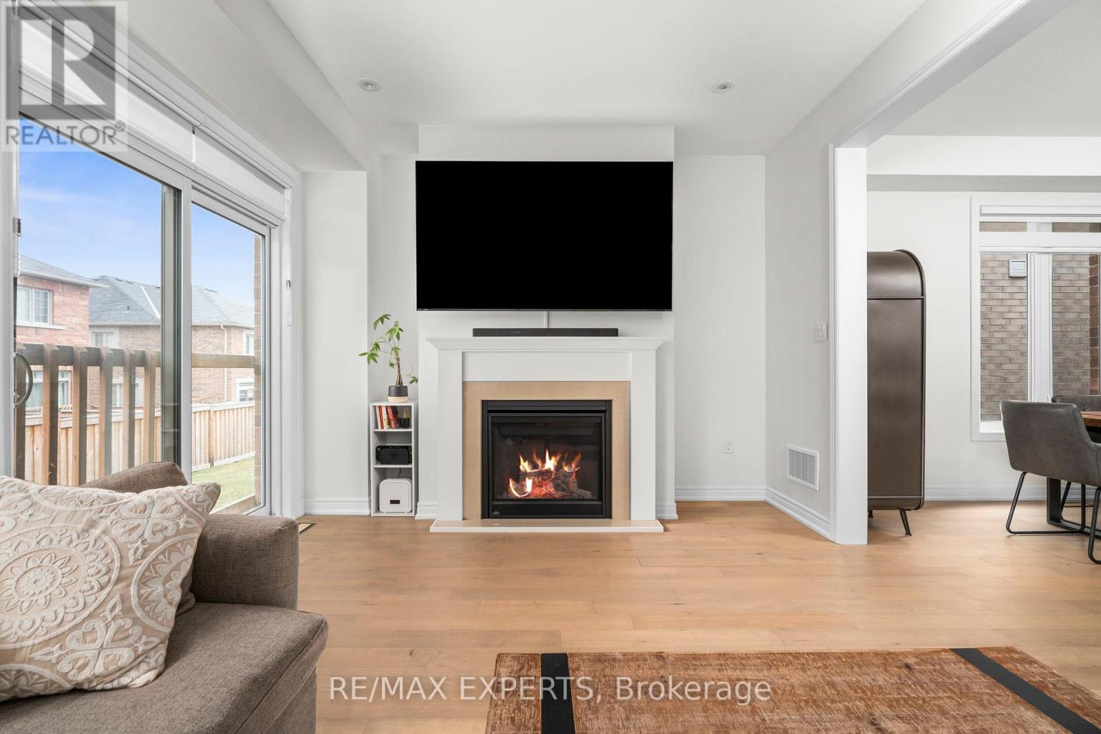 33 Frederick Taylor Way, East Gwillimbury (Mt Albert), Ontario  L0G 1M0 - Photo 18 - N13000208