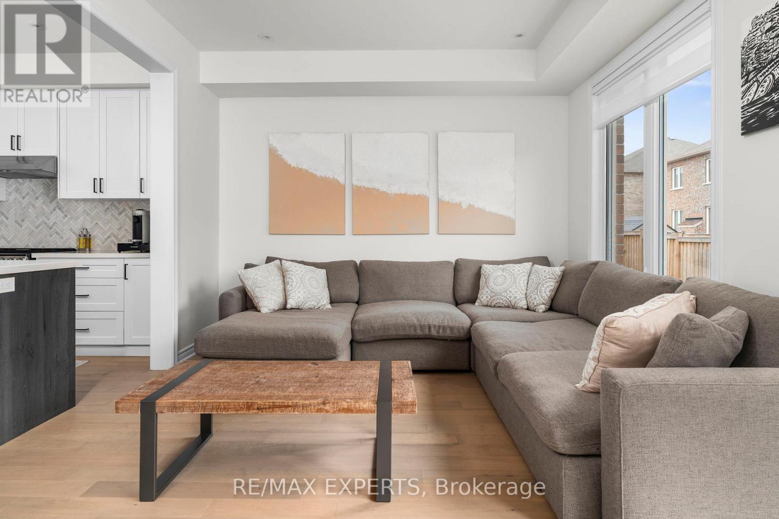 33 Frederick Taylor Way, East Gwillimbury (Mt Albert), Ontario  L0G 1M0 - Photo 19 - N13000208