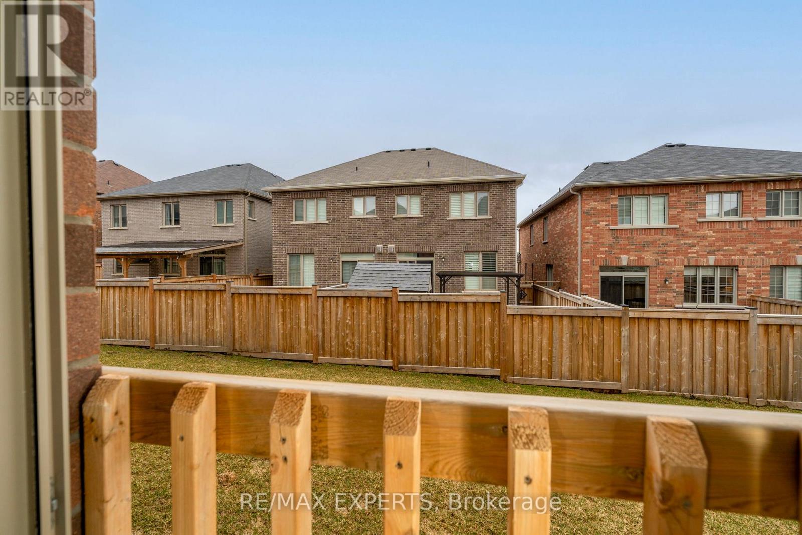 33 Frederick Taylor Way, East Gwillimbury (Mt Albert), Ontario  L0G 1M0 - Photo 23 - N13000208