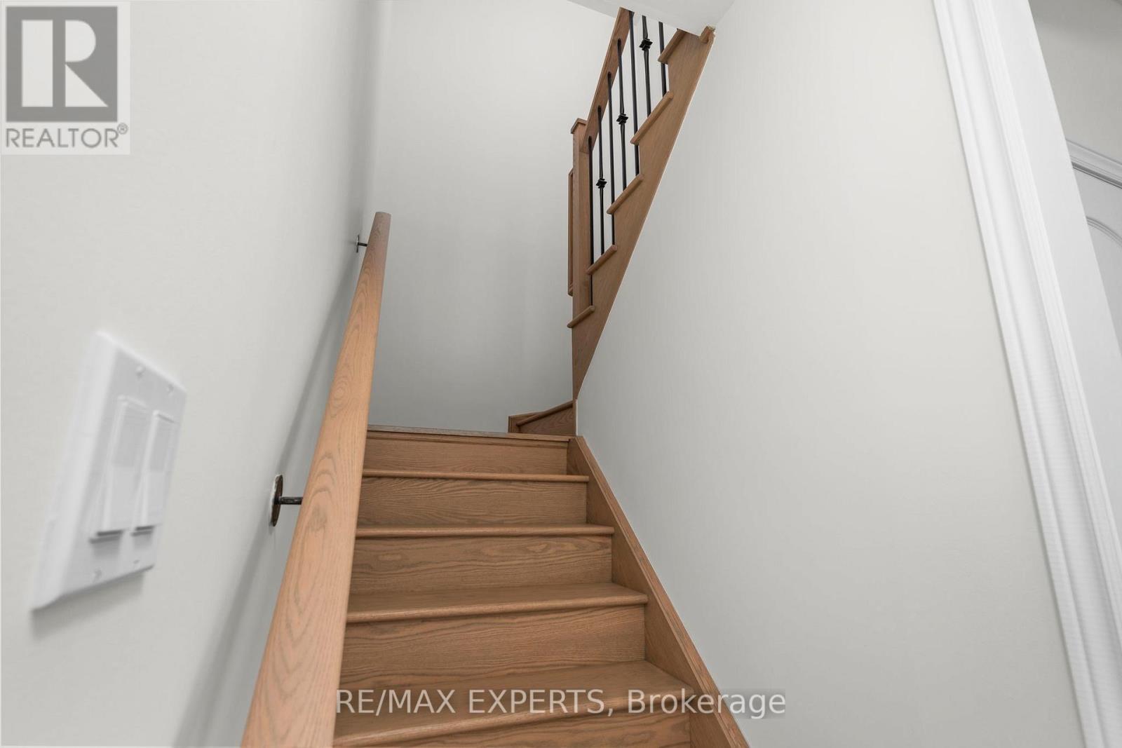 33 Frederick Taylor Way, East Gwillimbury (Mt Albert), Ontario  L0G 1M0 - Photo 24 - N13000208